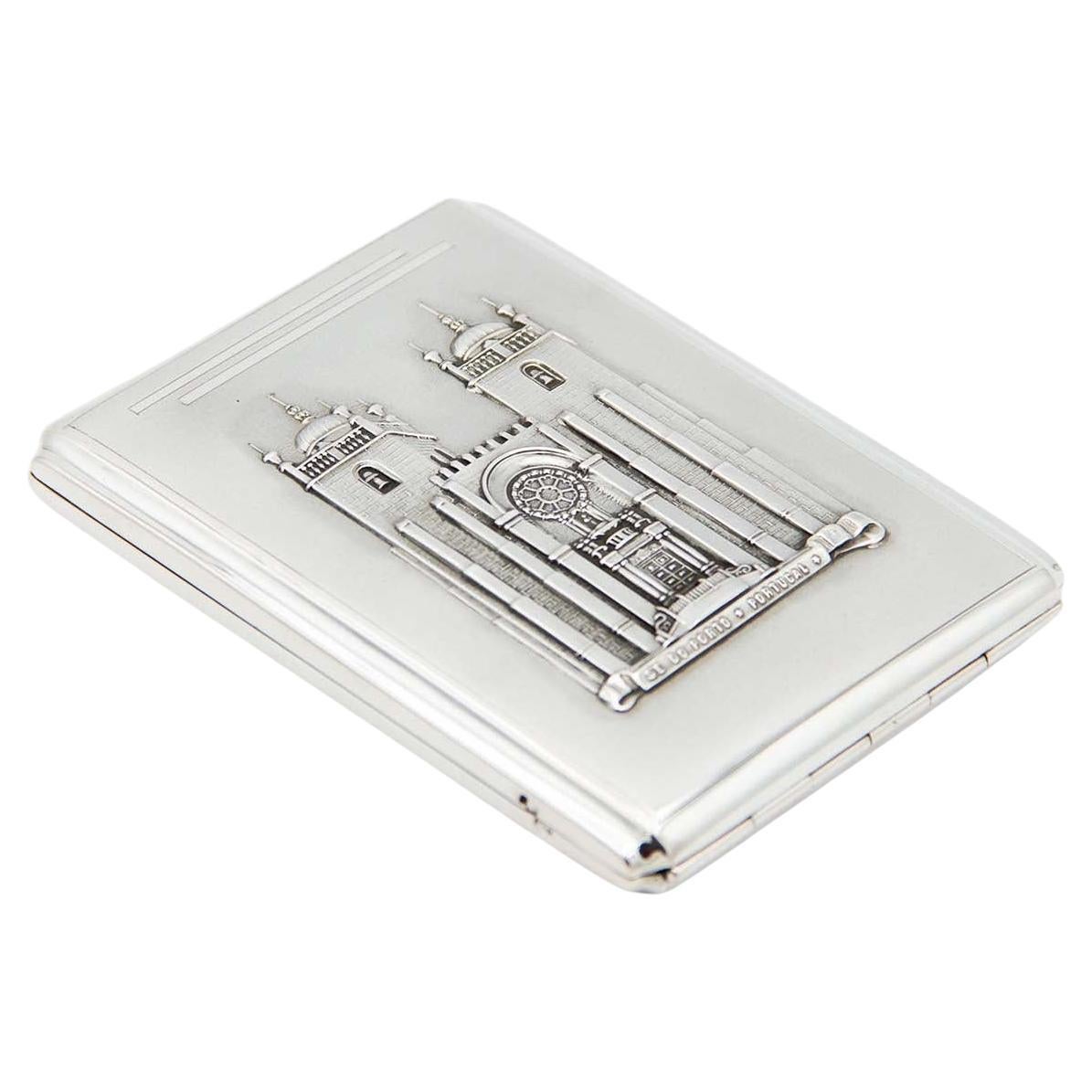 Rectangular silver cigarette case with reliefs depicting the Lisbon Cathedral
