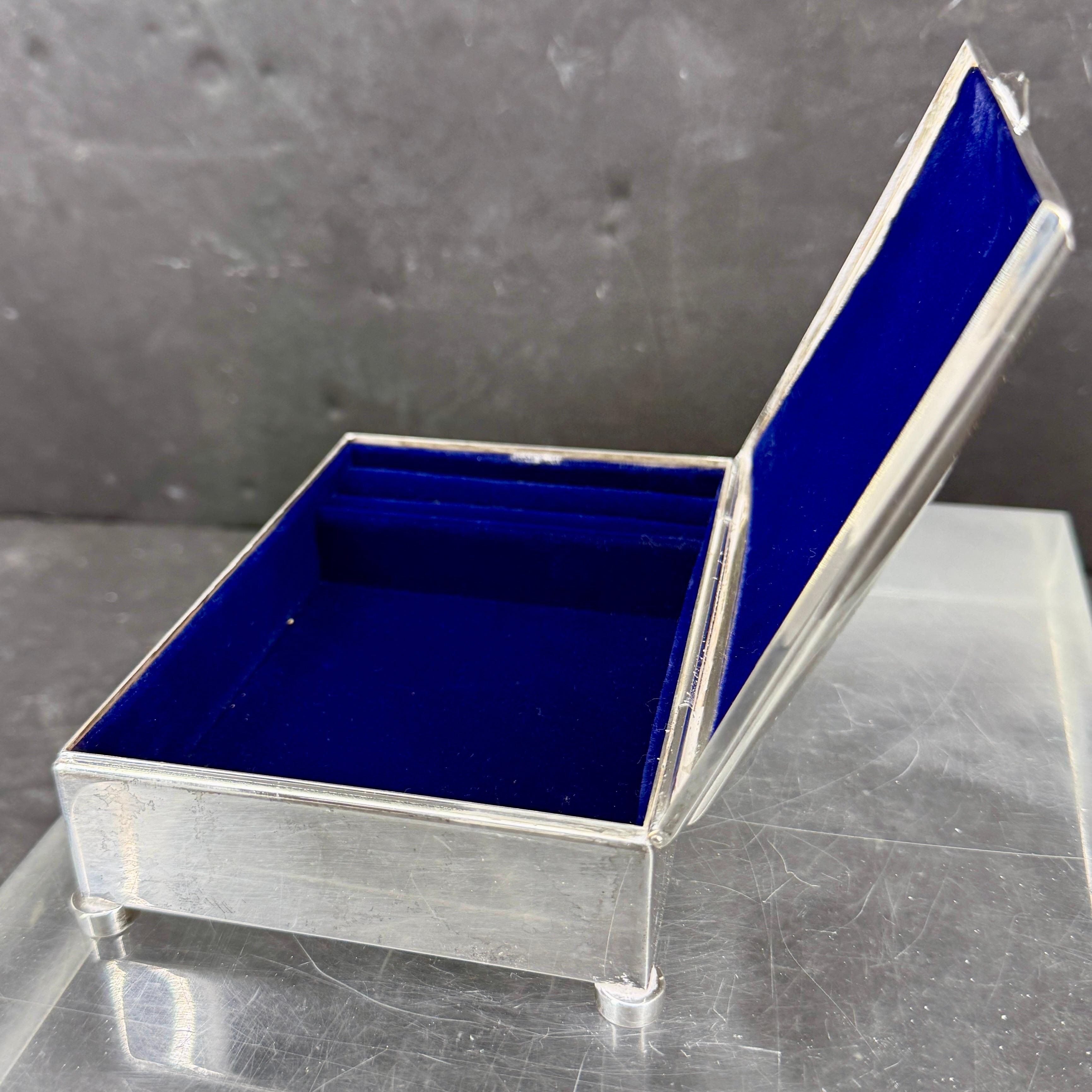 Boîte à bijoux rectangulaire en métal argenté, Allemagne en vente 4