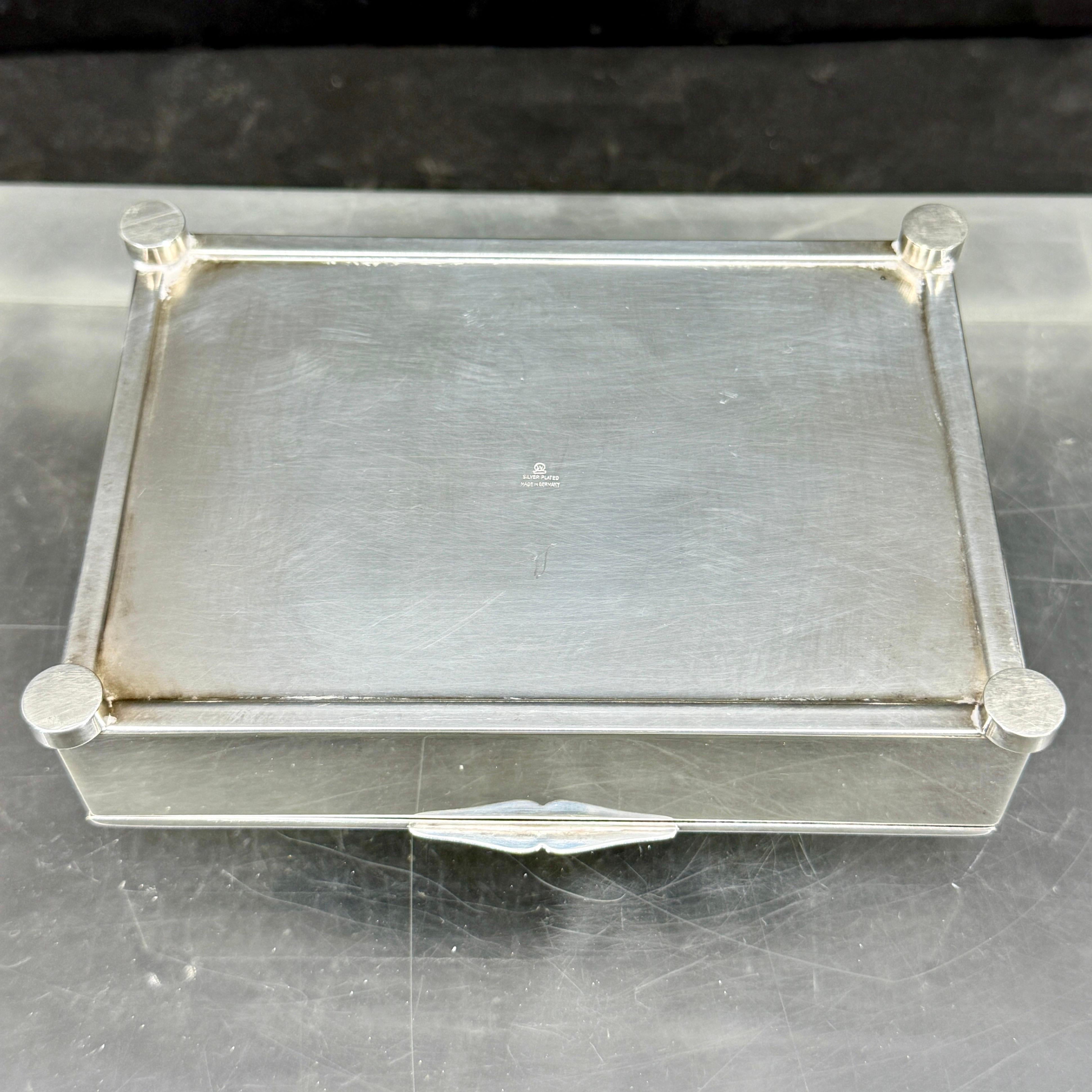 Boîte à bijoux rectangulaire en métal argenté, Allemagne en vente 6
