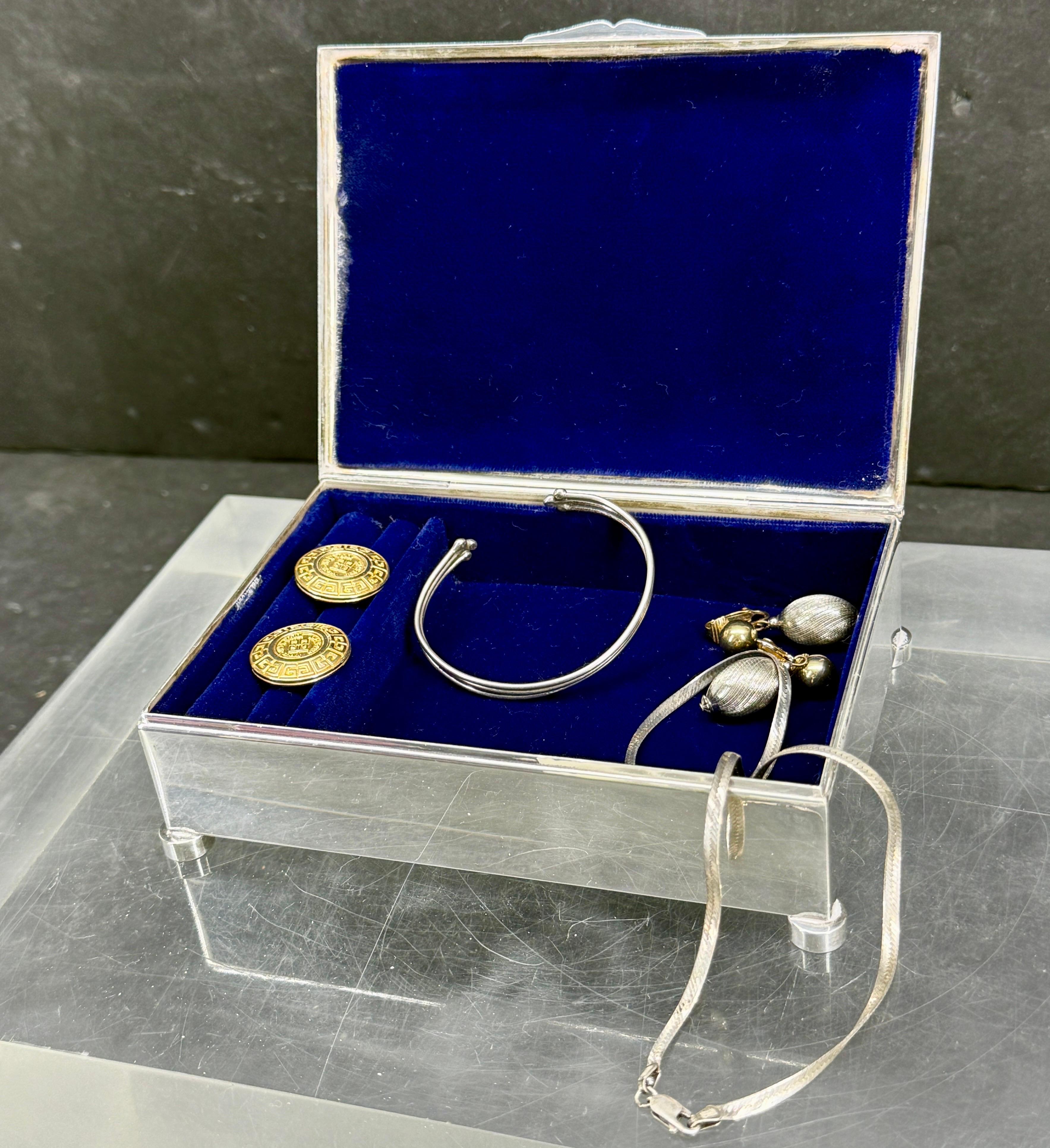 Boîte à bijoux rectangulaire en métal argenté, Allemagne en vente 8