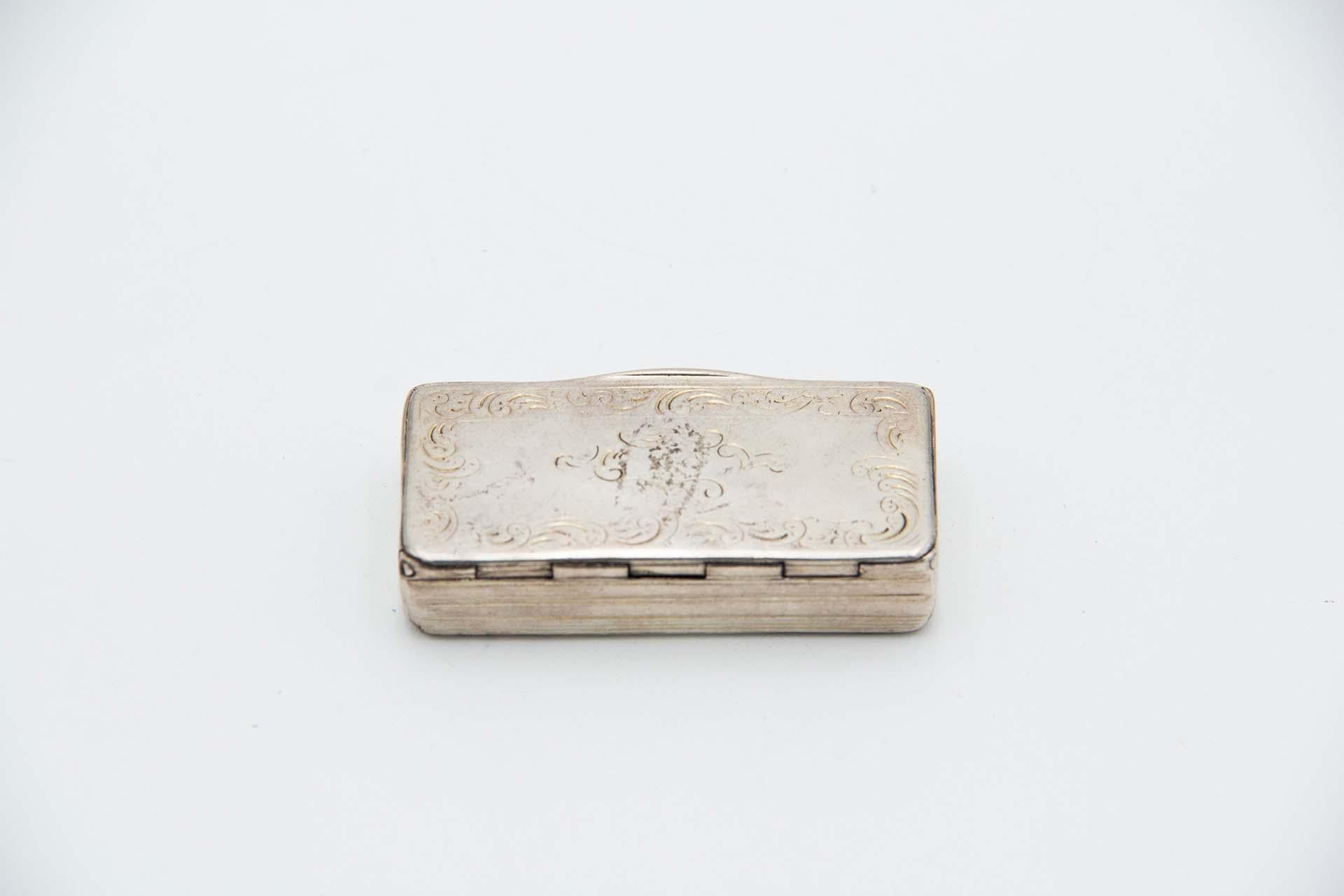 Rectangular silver snuff box im Zustand „Gut“ im Angebot in Porto, PT