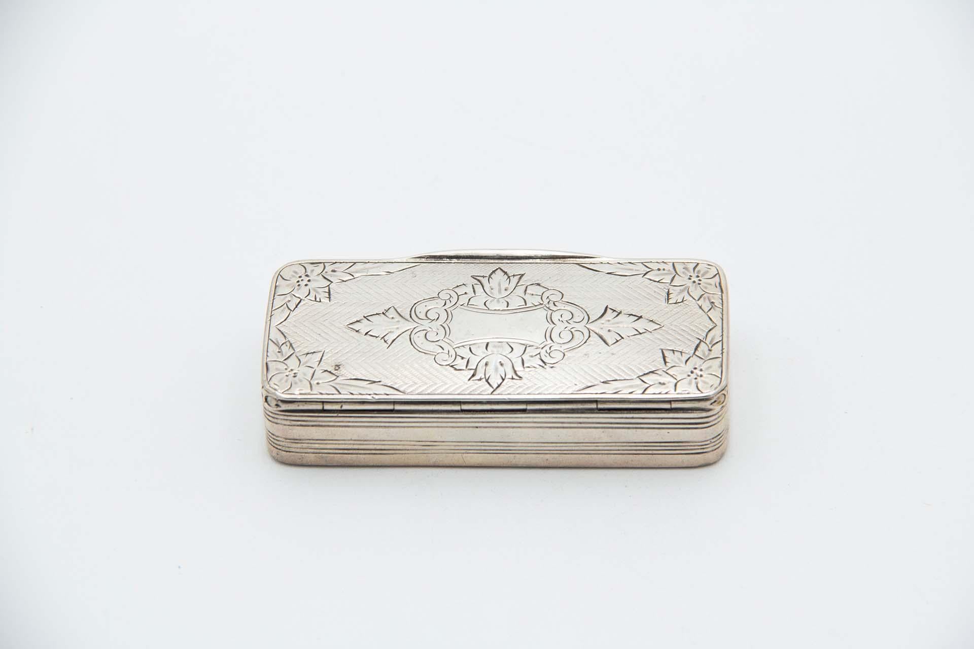 Rectangular silver snuff box im Zustand „Gut“ im Angebot in Porto, PT