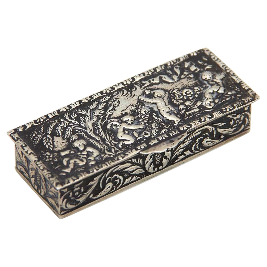 Rectangular silver snuff box