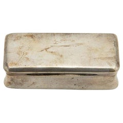 Rectangular silver snuff box