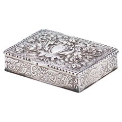 Rectangular silver snuff box