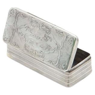 Rectangular silver snuff box with a panorama of houses For Sale