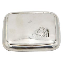 Rechteckige silberne Schnupftabakdose mit abgerundeten Ecken und Scharnierdeckel