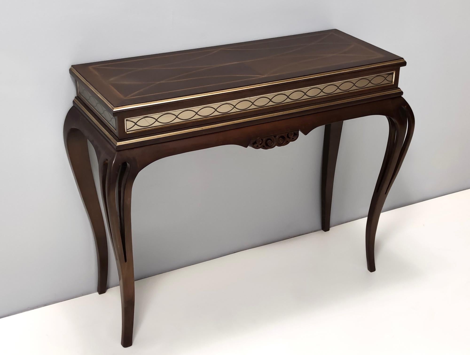 italien Table console rectangulaire en noyer massif avec motif de miroir gravé, Italie en vente