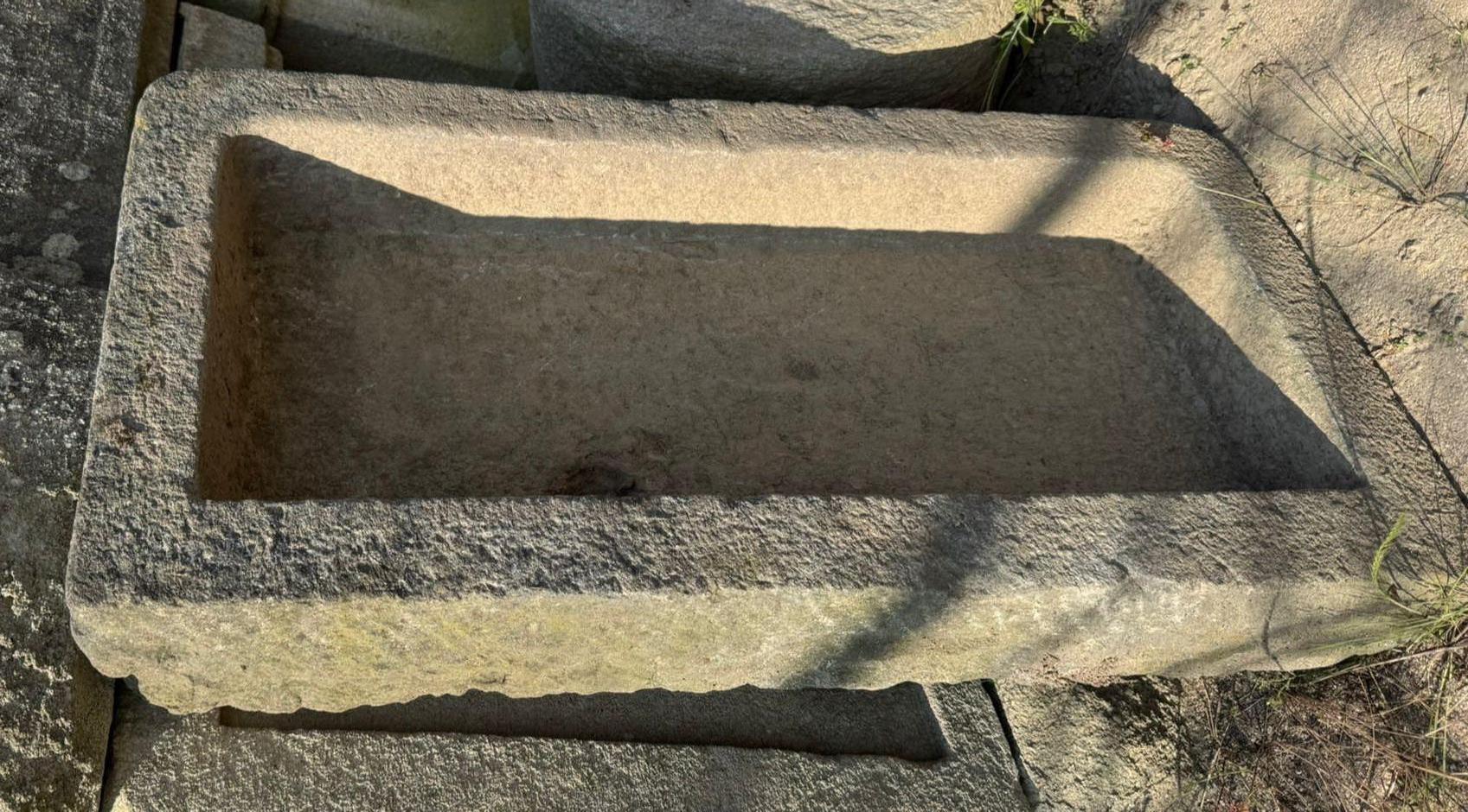 Hand-Carved Rectangular stone sink, Italy For Sale
