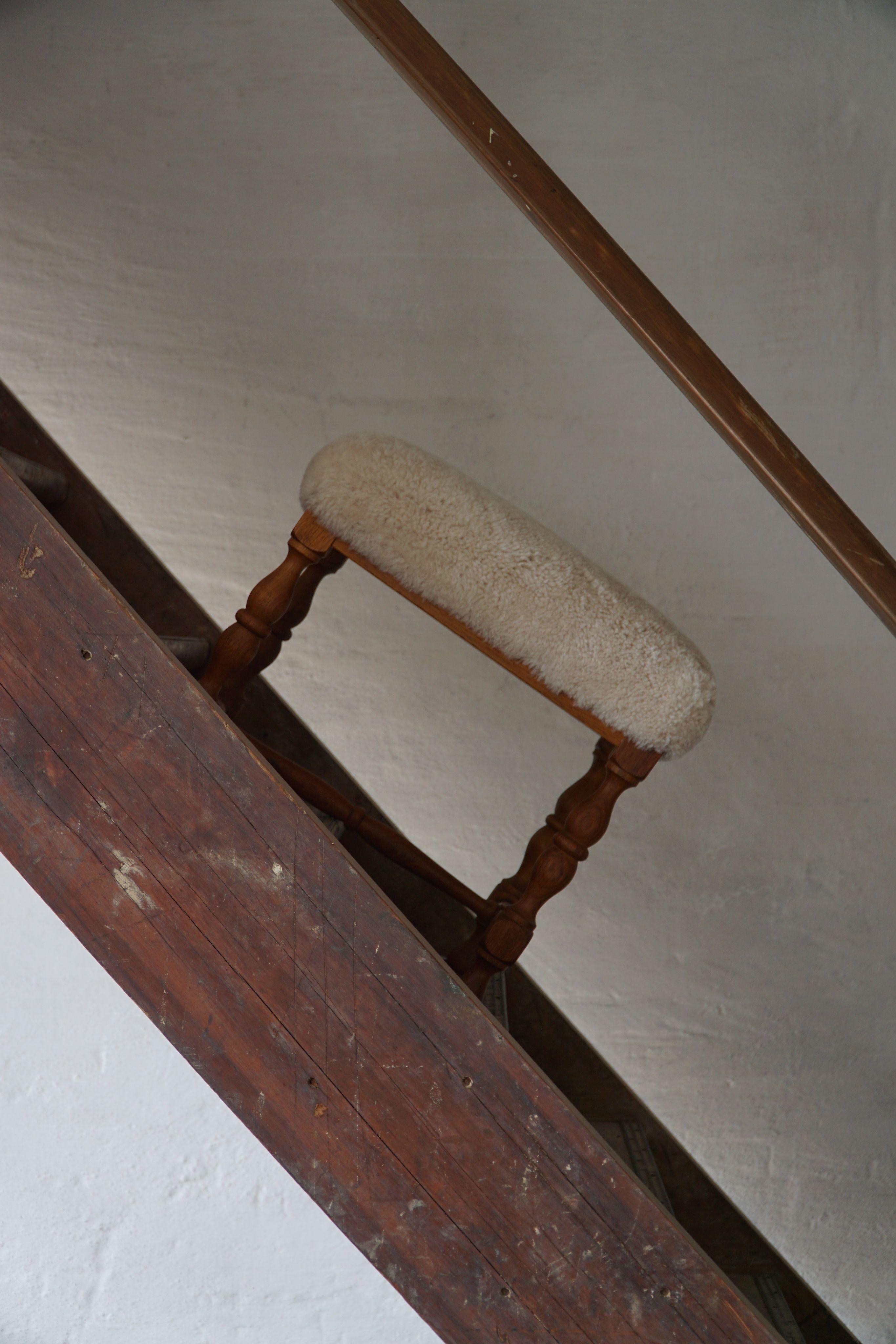 Rectangular Stool in Oak, Reupholstered in Lambswool, Danish Cabinetmaker, 1950s im Angebot 1