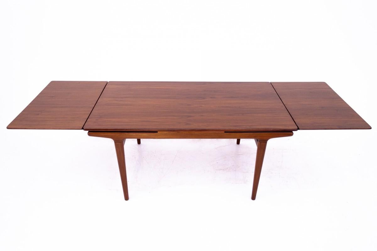 Rectangular table, Denmark, 1960s. After renovation. For Sale 2