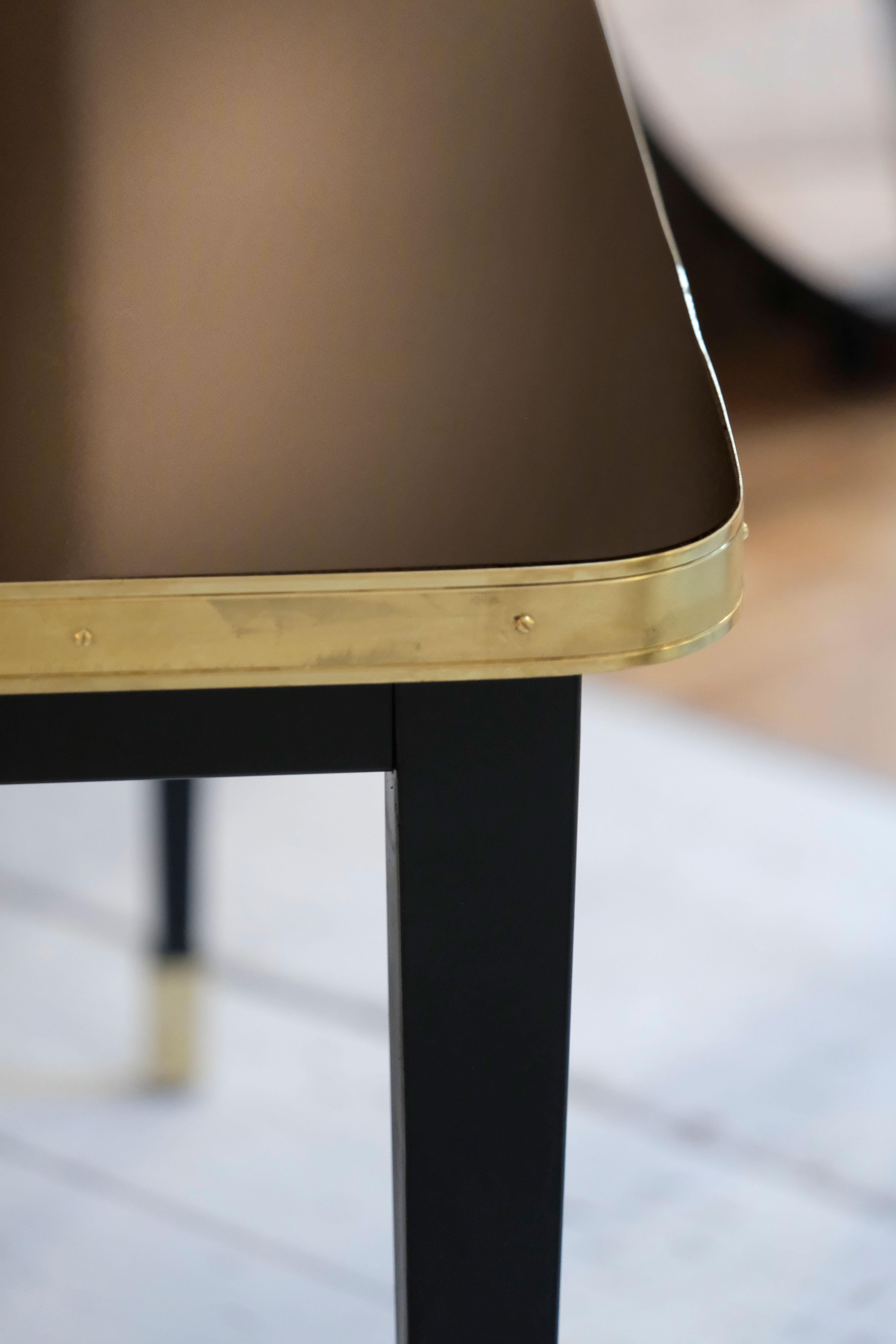 Contemporary Dinning Table, High Gloss Laminate, Brass, Conic Legs, Diamond Black - S For Sale