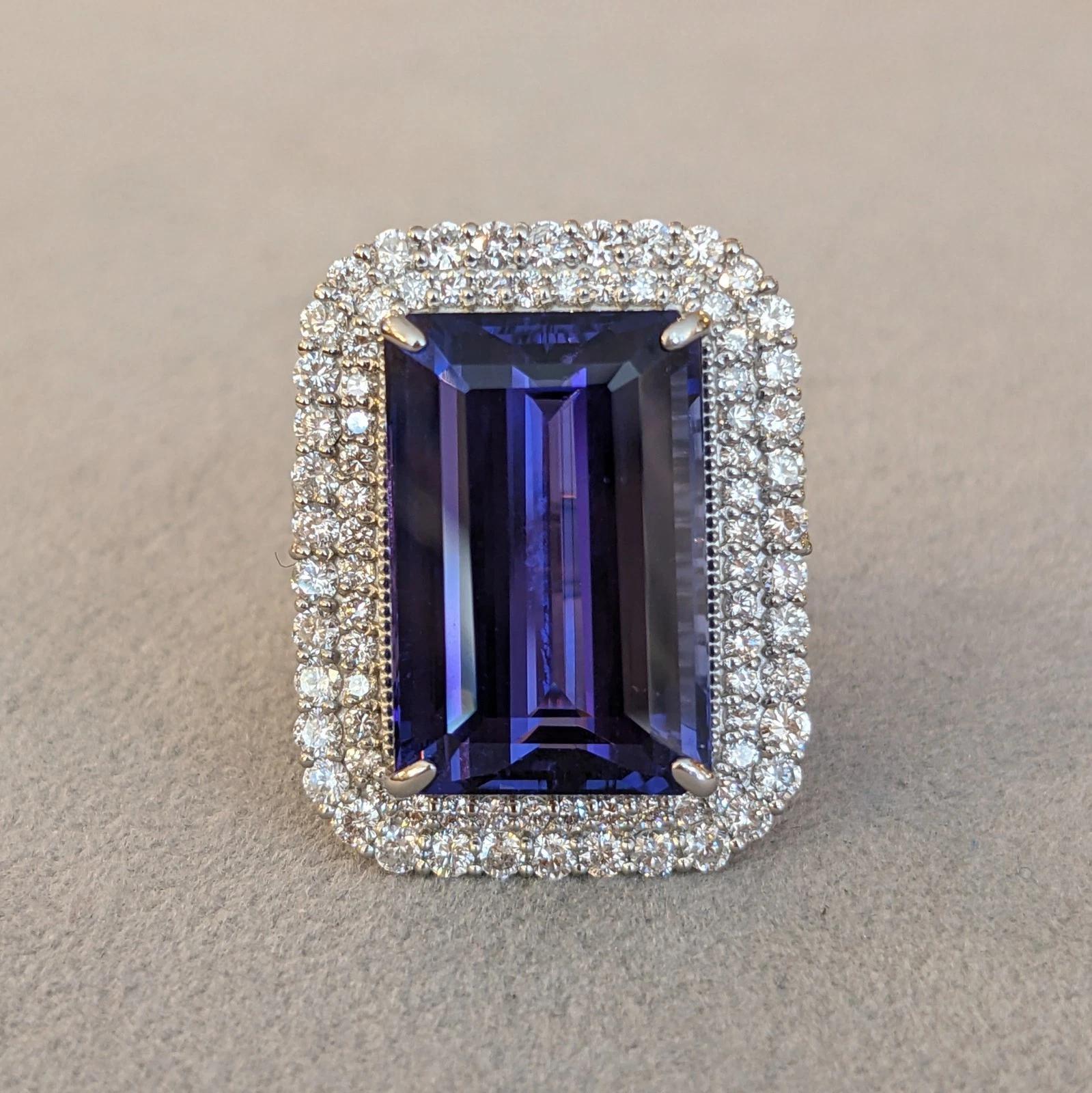 Taille émeraude Rectangular Tanzanite 21.19 ct and Diamond Ring in Platinum en vente