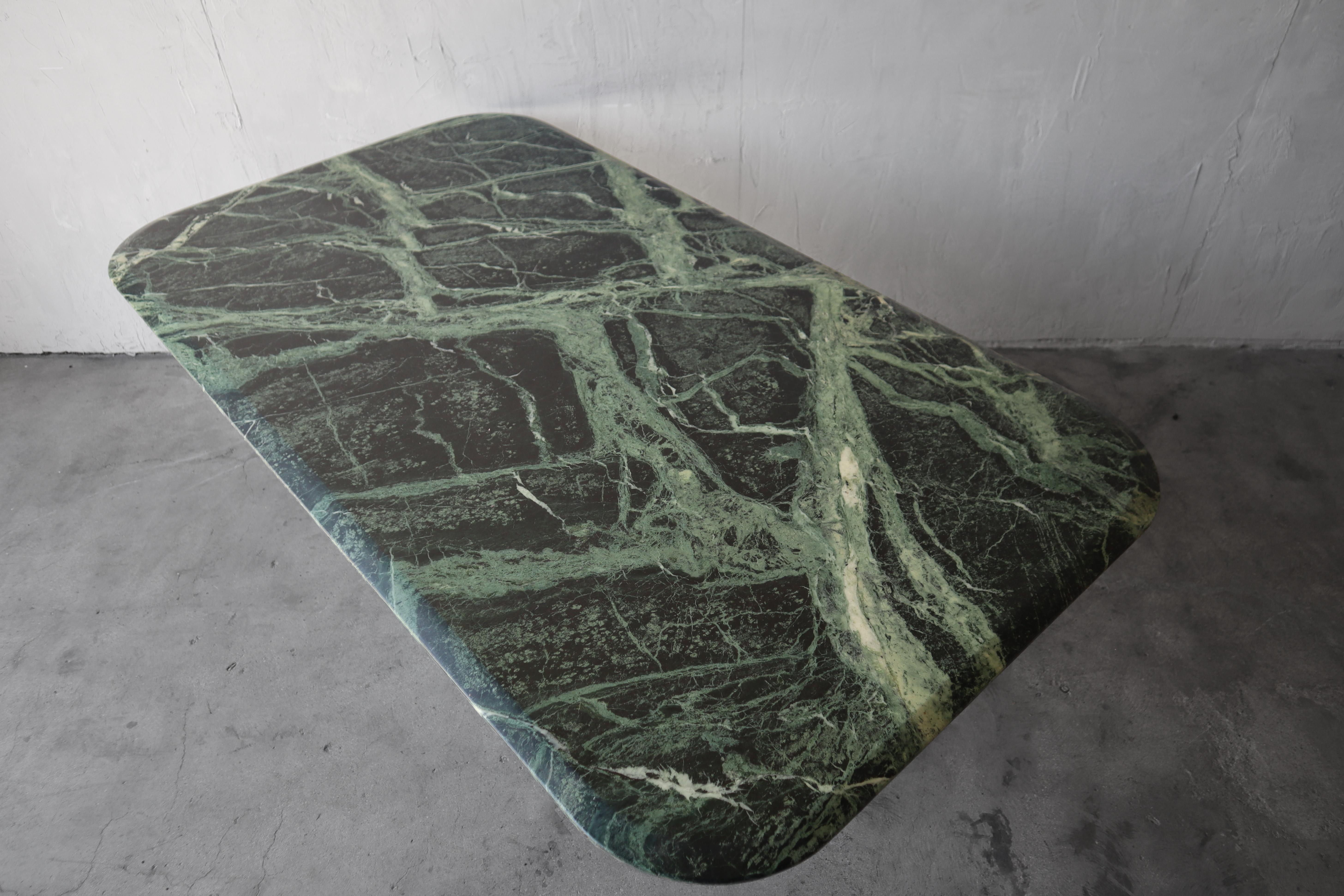 Mesa de comedor rectangular de mármol verde Posmoderno en venta