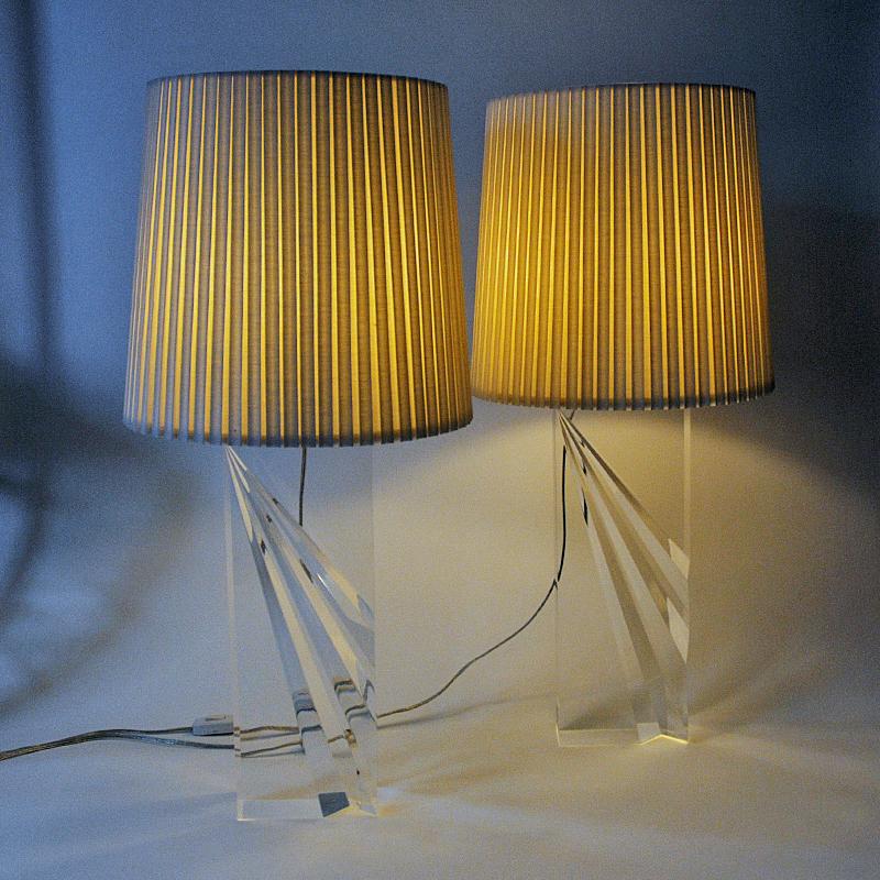 Rectangular Vintage Clear Acrylic Glass Tablelamp Pair 1970s For Sale 2