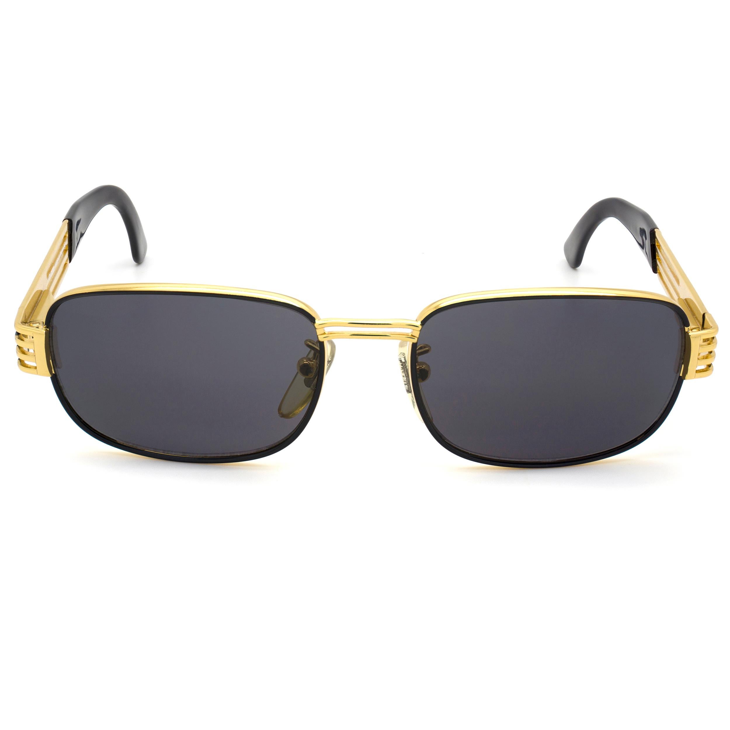 Fundada en 1878, Lozza es la marca de gafas más antigua de Italia, siempre precursora en la elección de estilos y materiales: en los años 20 lanzó las primeras gafas de sol de celulosa y en los 30 las monturas plegables; en los 50 lanzó Zilo, el
