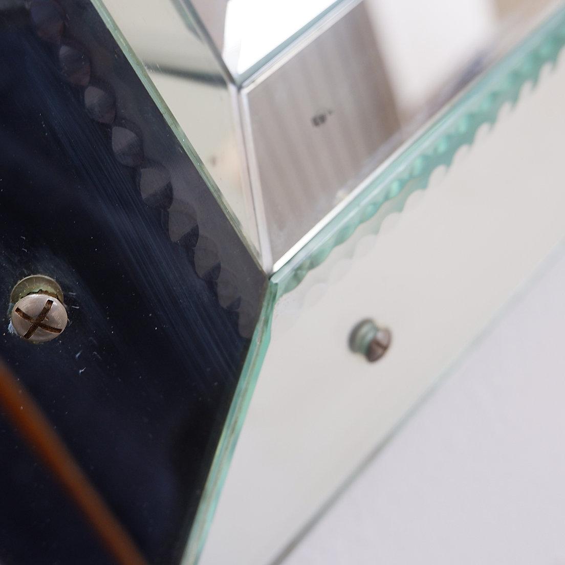 Rectangular Wall Mirror with Multi-Faceted Mirrors 2