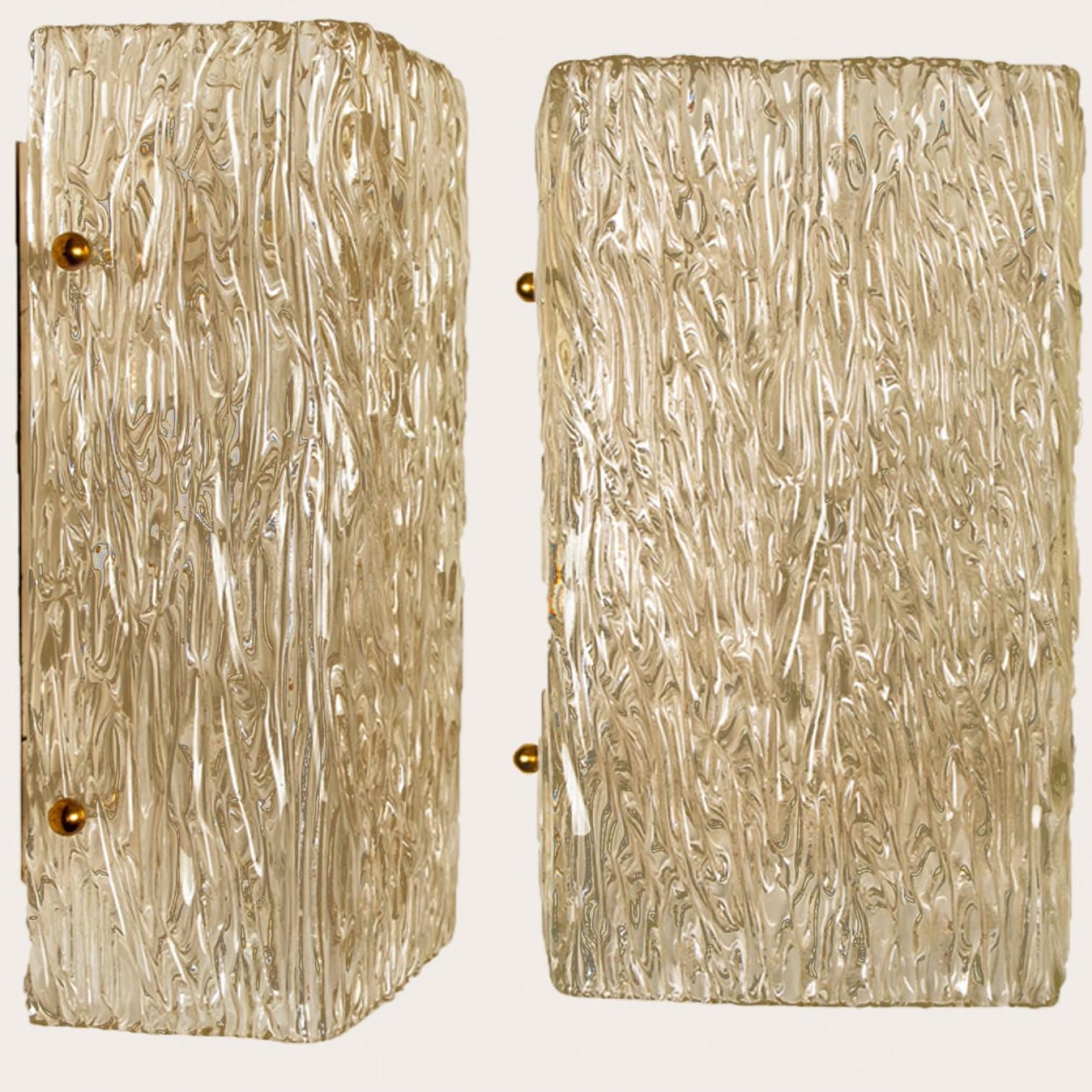 Appliques murales rectangulaires en verre ondulé de J.T. Kalmar, Autriche, années 1960 en vente 6