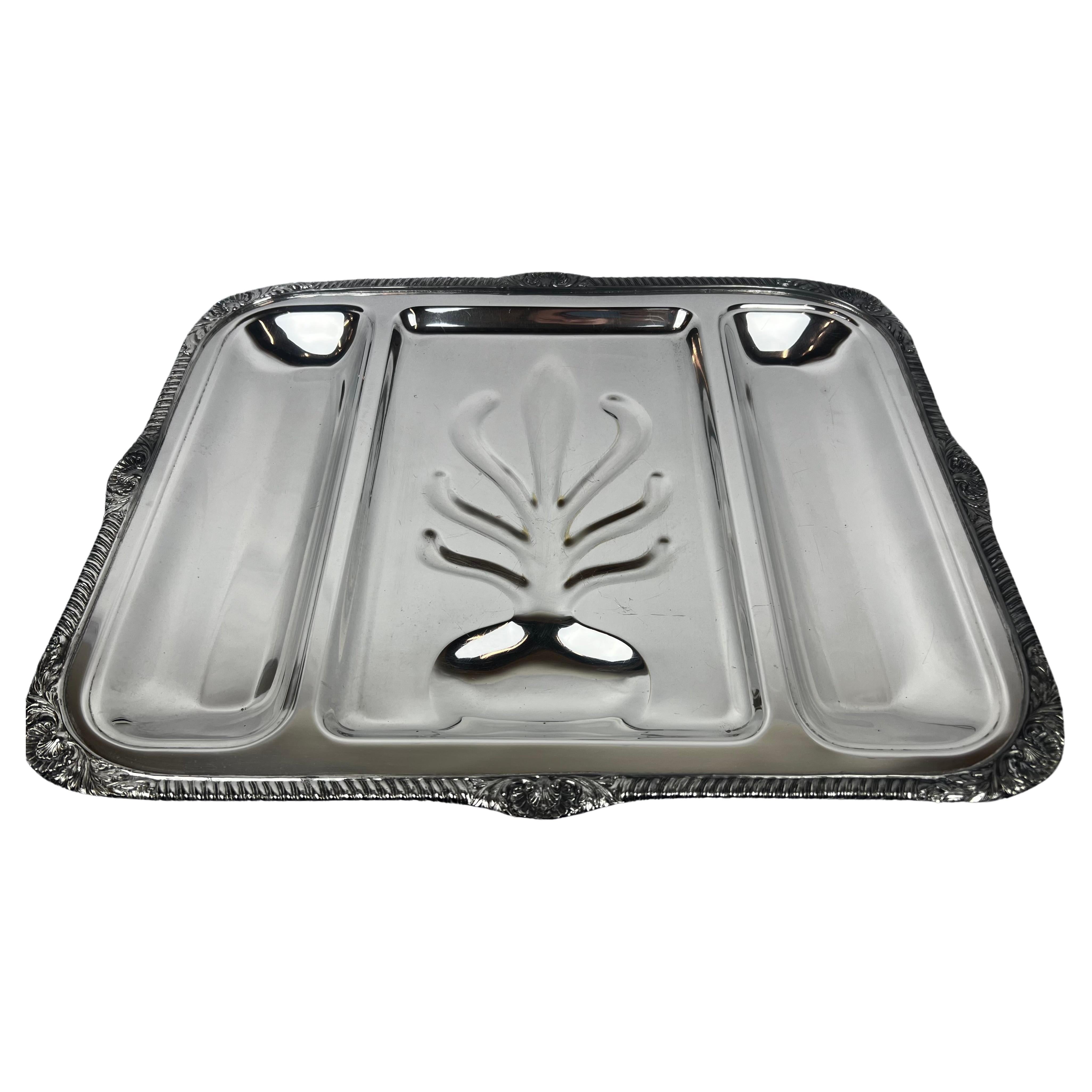 Plateau de service rectangulaire en métal argenté Well & Tree de Sheridan Silver Company