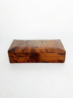 Rechteckige Holzkiste, braun mit geometrischem Muster in der Mitte, 1970