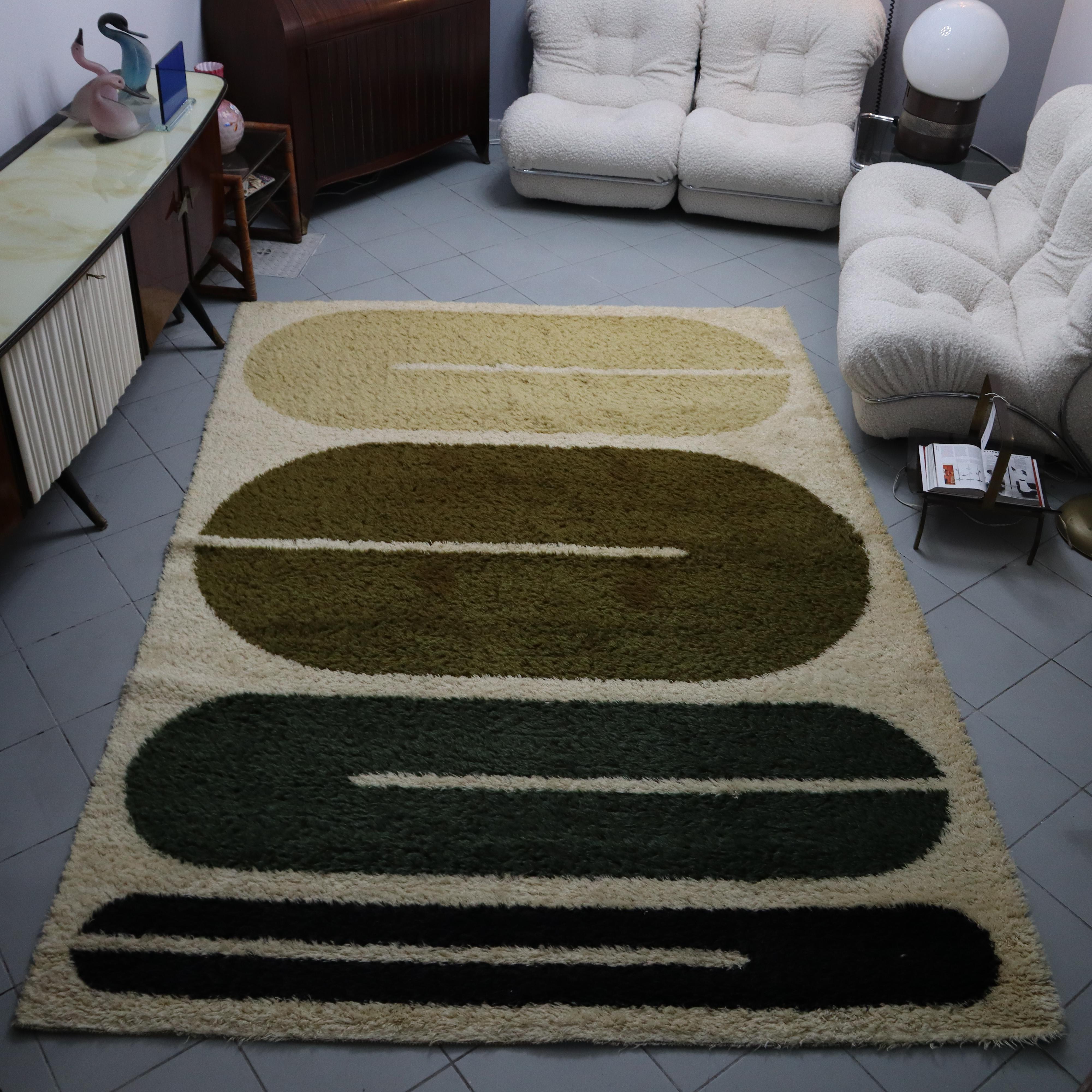Ère spatiale Tapis rectangulaire en laine à thème géométrique de l'ère spatiale, Italie, 1970 en vente
