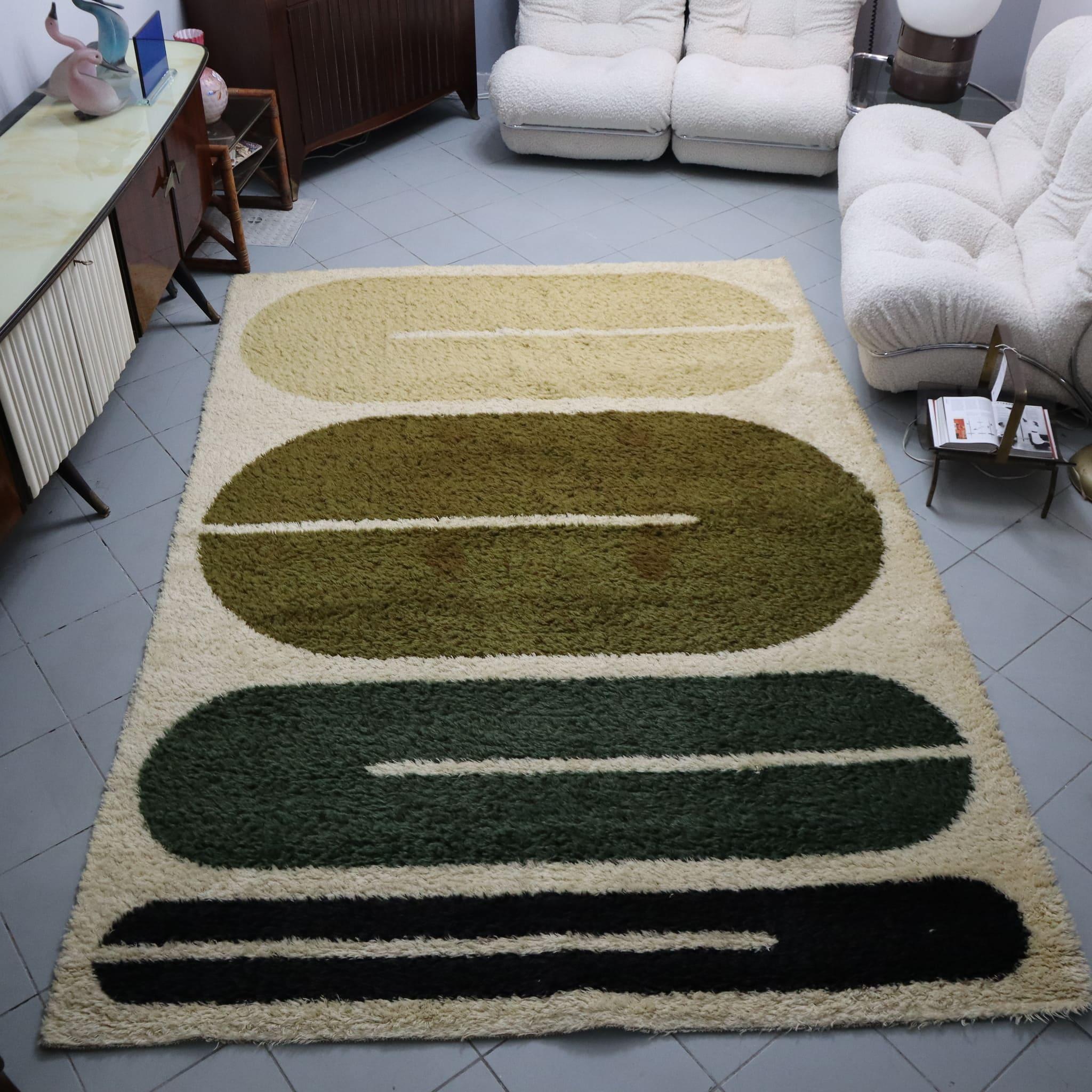 italien Tapis rectangulaire en laine à thème géométrique de l'ère spatiale, Italie, 1970 en vente
