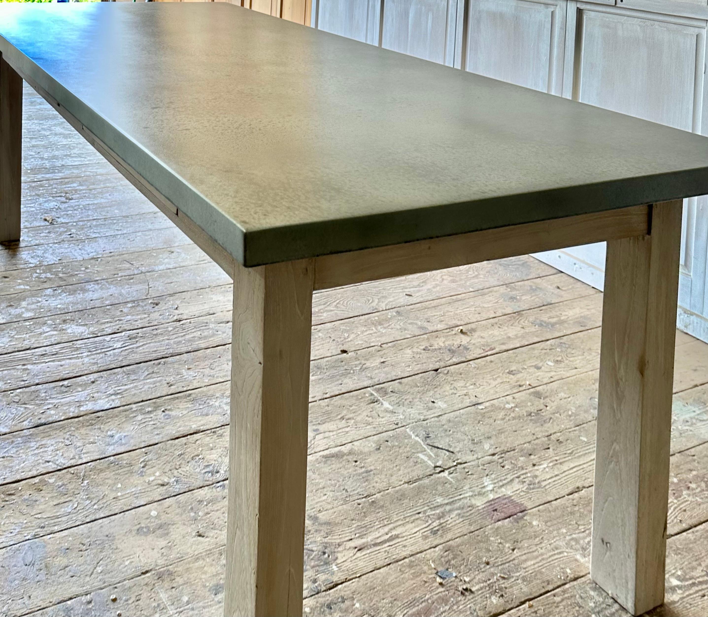 Tablero rectangular de zinc con base de madera de teca campestre en venta 1