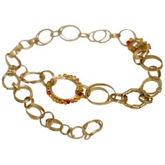 Handgefertigte Halskette aus recyceltem 18 Karat Gold mit Saphirperlen und mehr