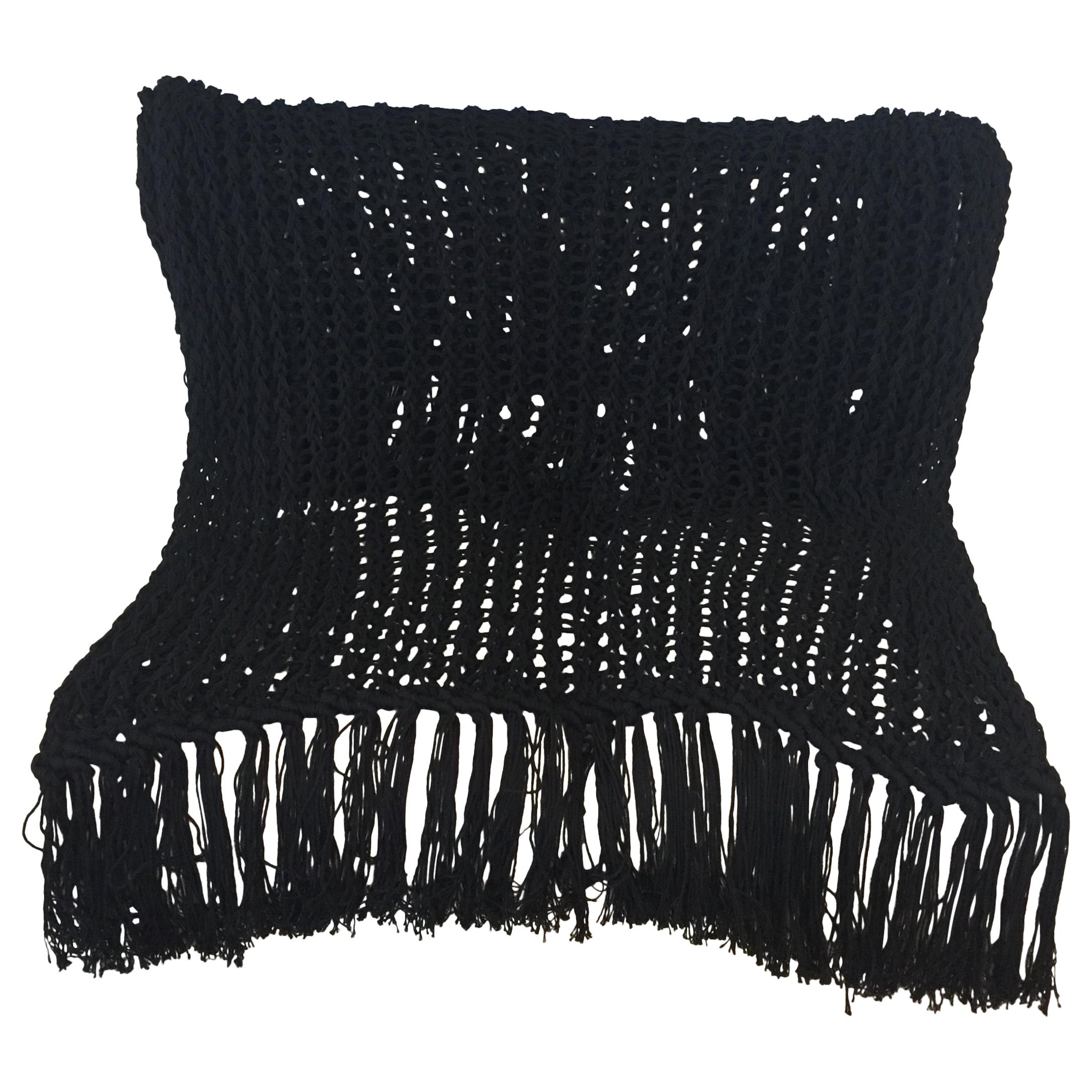 Organico moderno Lenzuolo in cotone riciclato a trama aperta con frange, nero, in stock in vendita