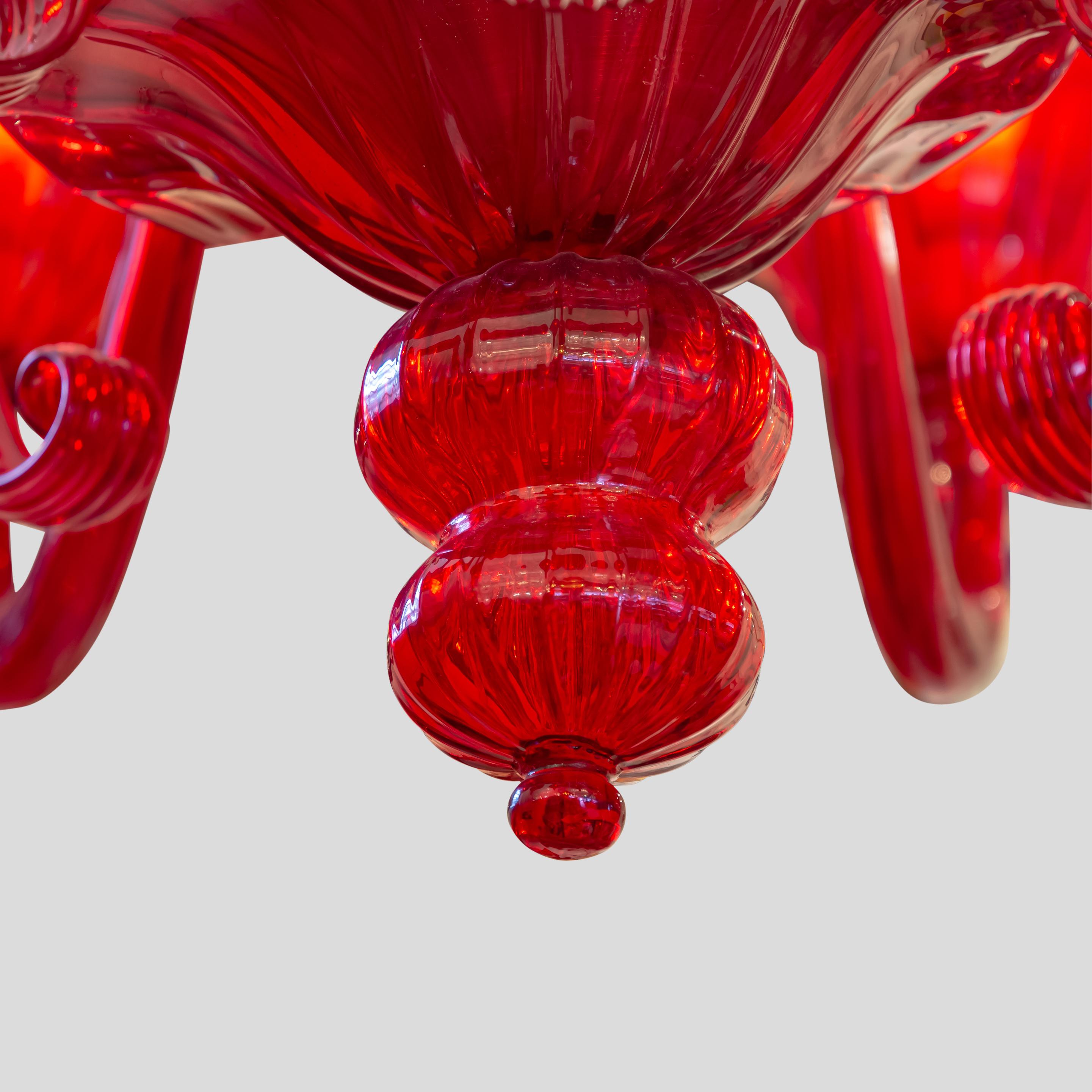 Red 12 Lighter Classic Venetian Chandelier Designed and Made by Cenedese Italy In Good Condition For Sale In London, GB