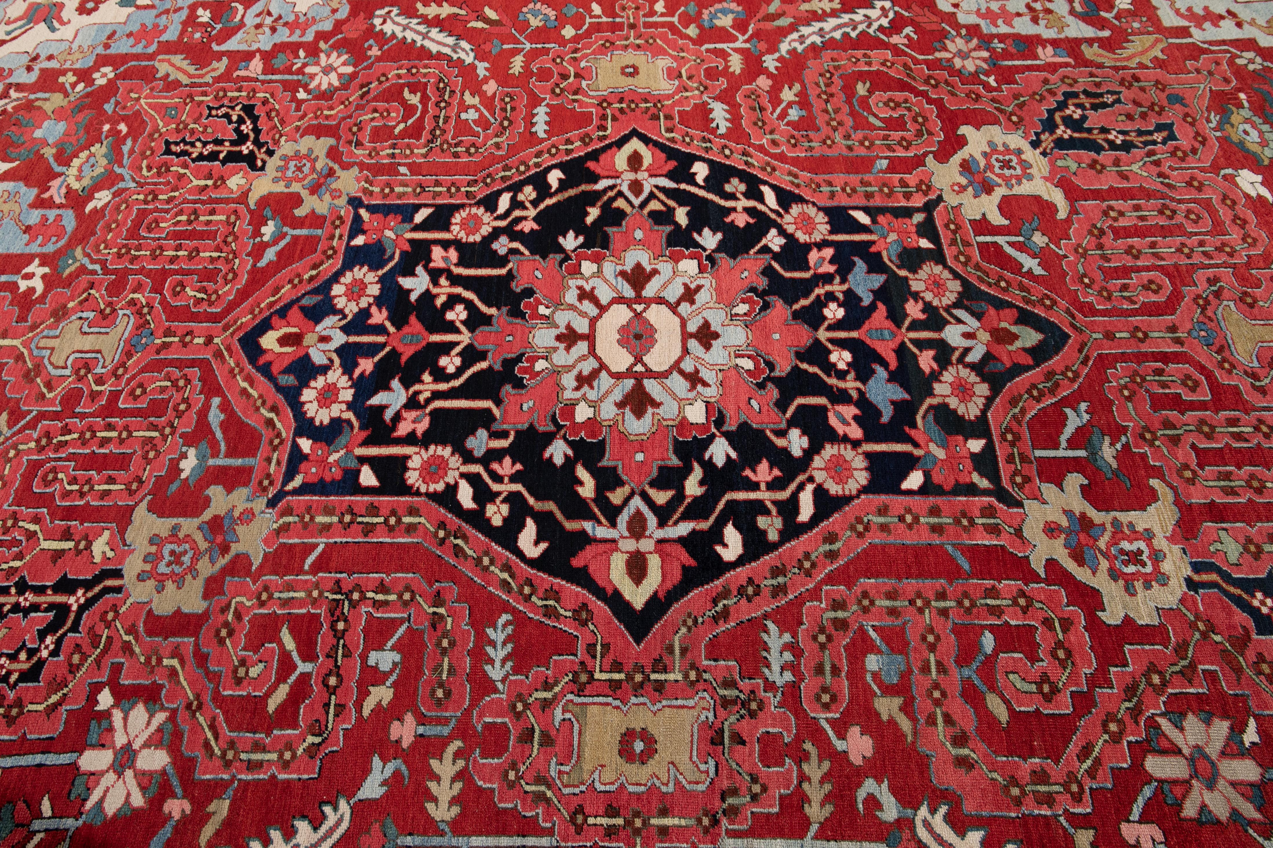 Red 19th Century Antique Serapi Handmade Wool Rug For Sale 3