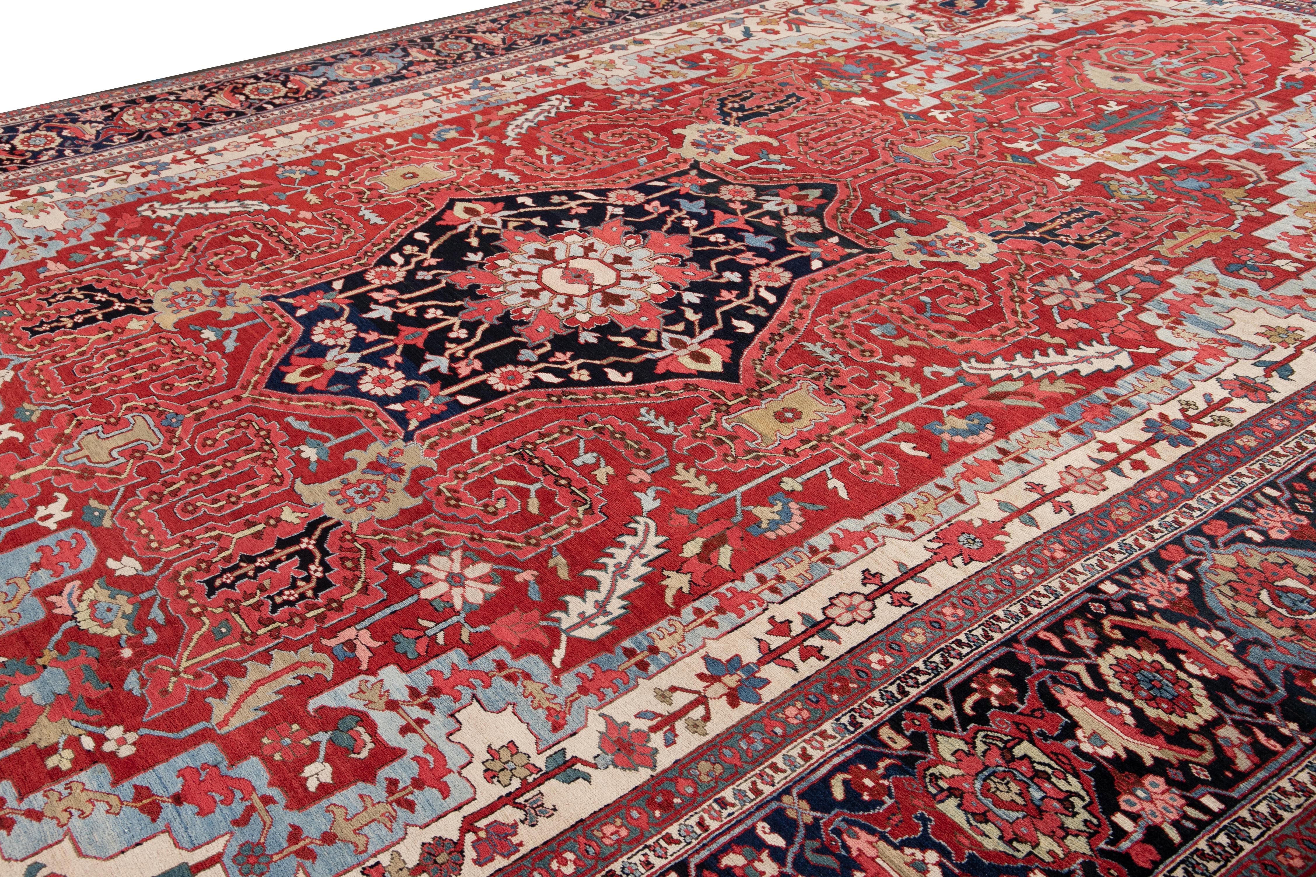 Red 19th Century Antique Serapi Handmade Wool Rug For Sale 4