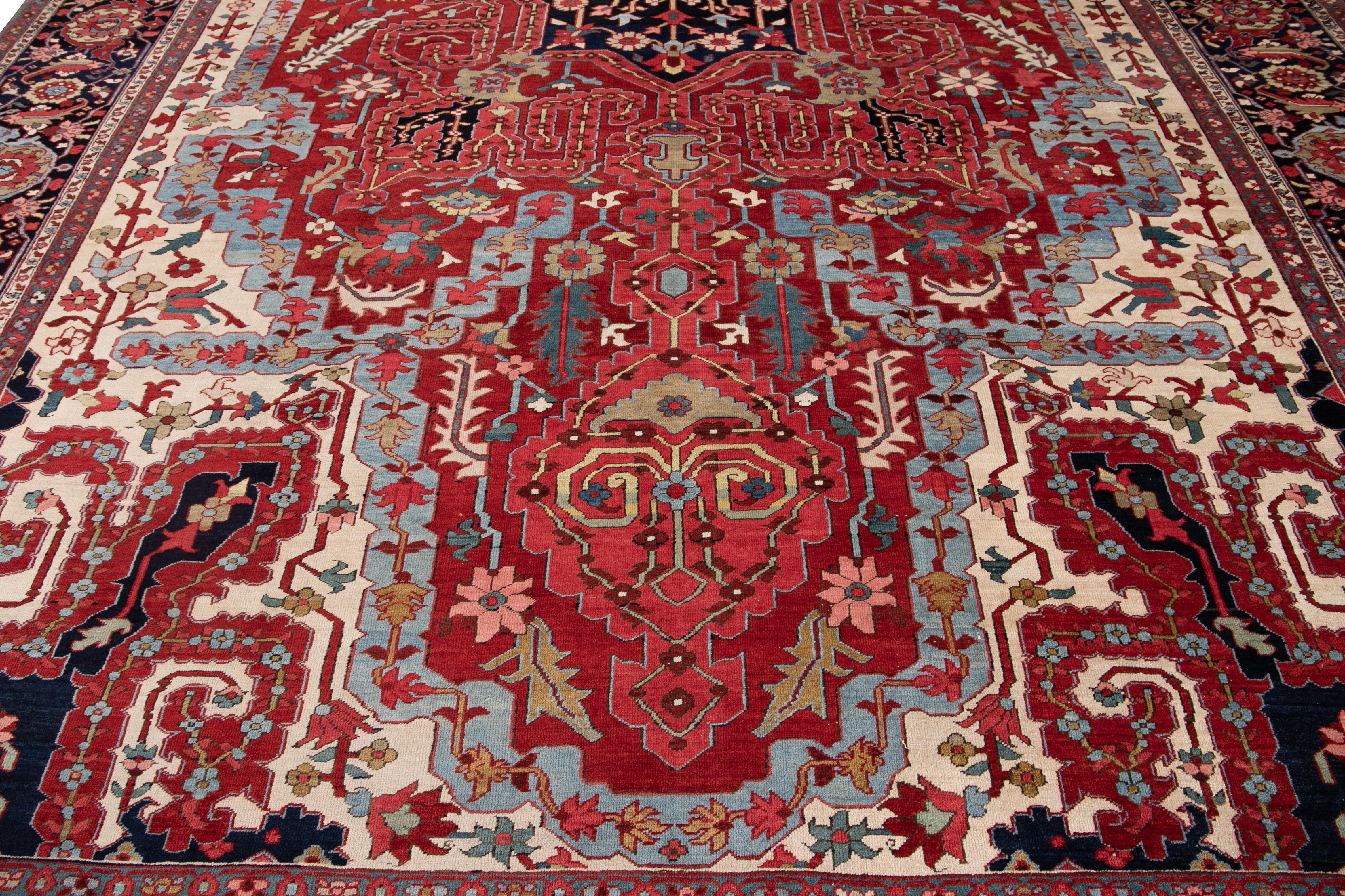 Red 19th Century Antique Serapi Handmade Wool Rug For Sale 5