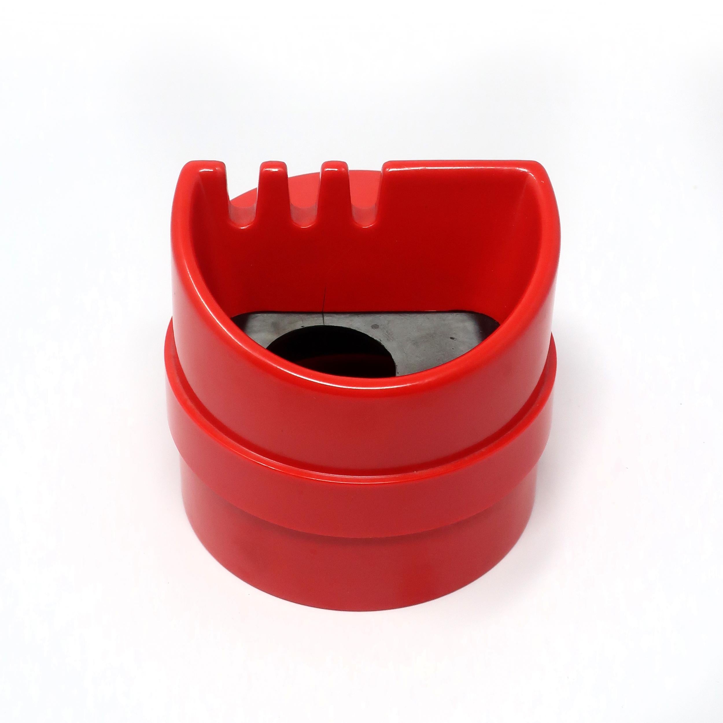 Mid-Century Modern Red 4630 Roto Ashtray by Joe Colombo for Kartell For Sale