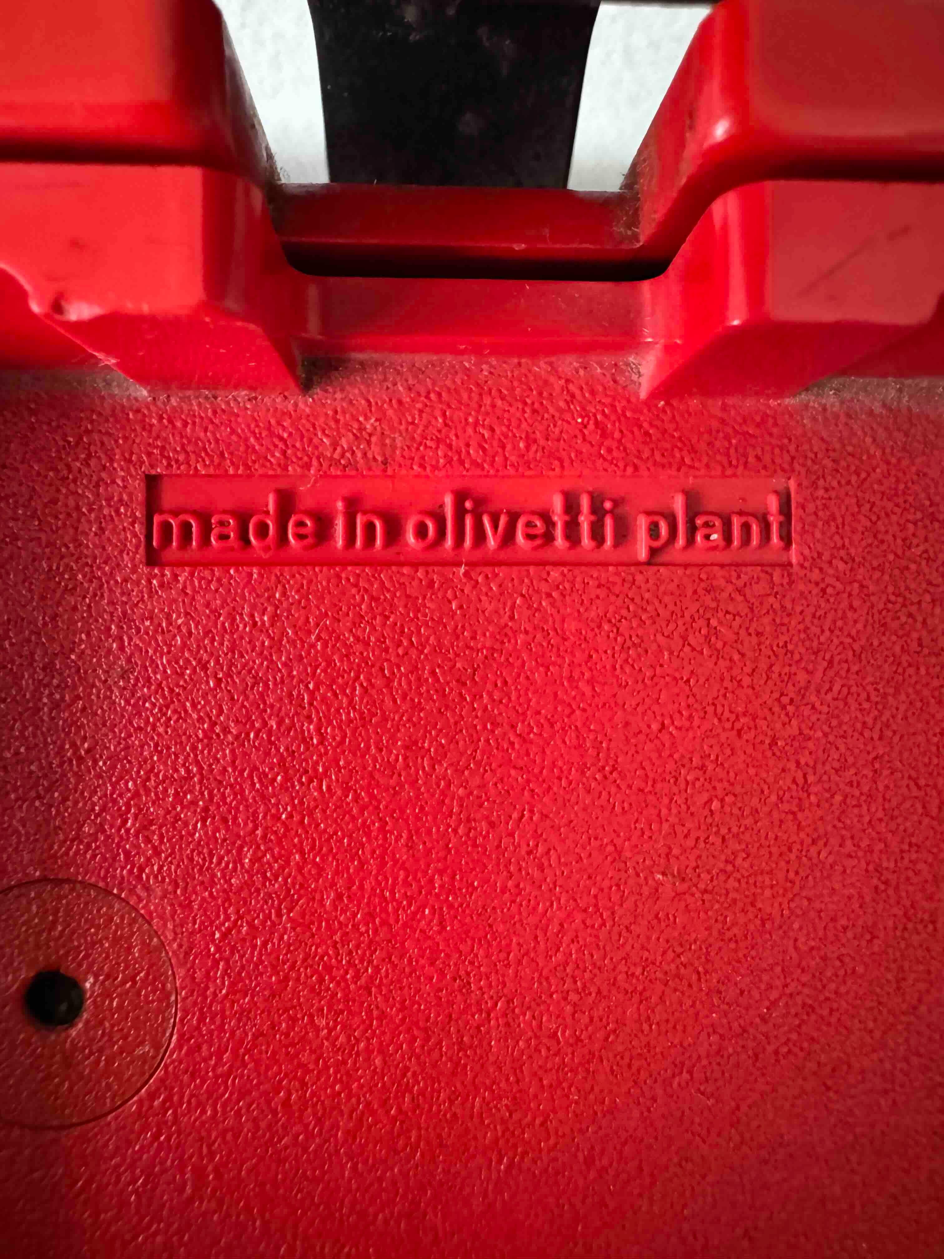 Rote ABS-Kunststoff-Valentine-Schreibmaschine Ettore Sottsass - Olivetti Synthesis, Italien im Angebot 10