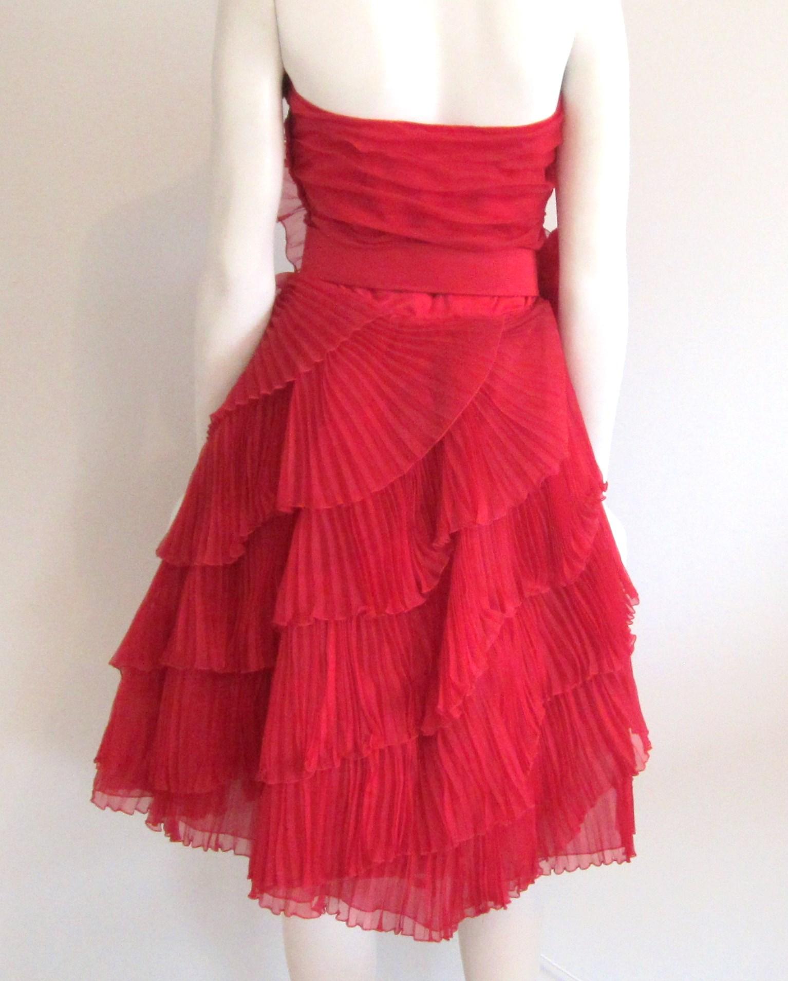 Women's Red Accordion Pleated 1950s Strapless Dress VLV Vintage 