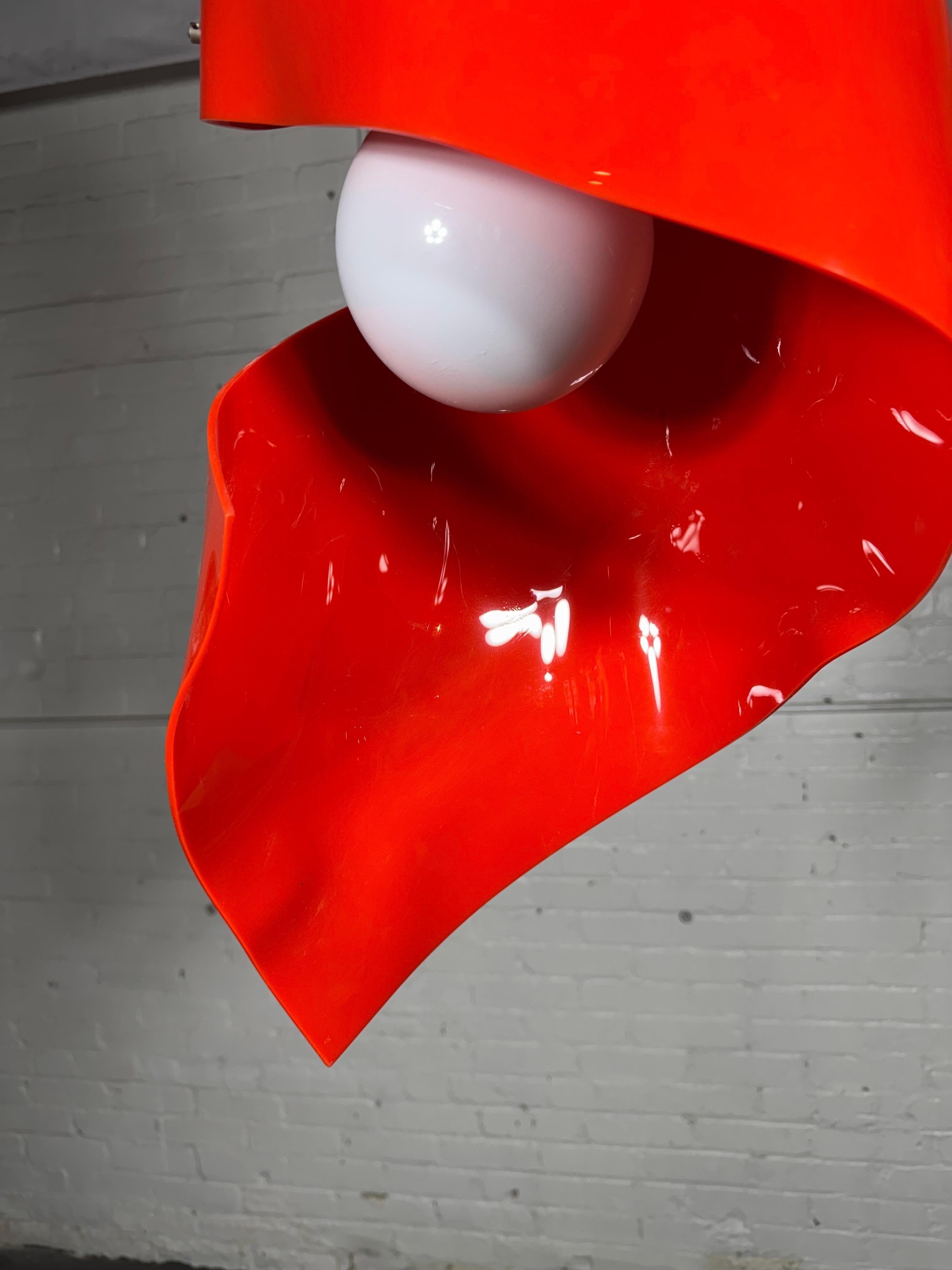 Postmoderno Lampada a sospensione in acrilico rosso di Fire Farm Lighting Adam Jackson Pollock in vendita