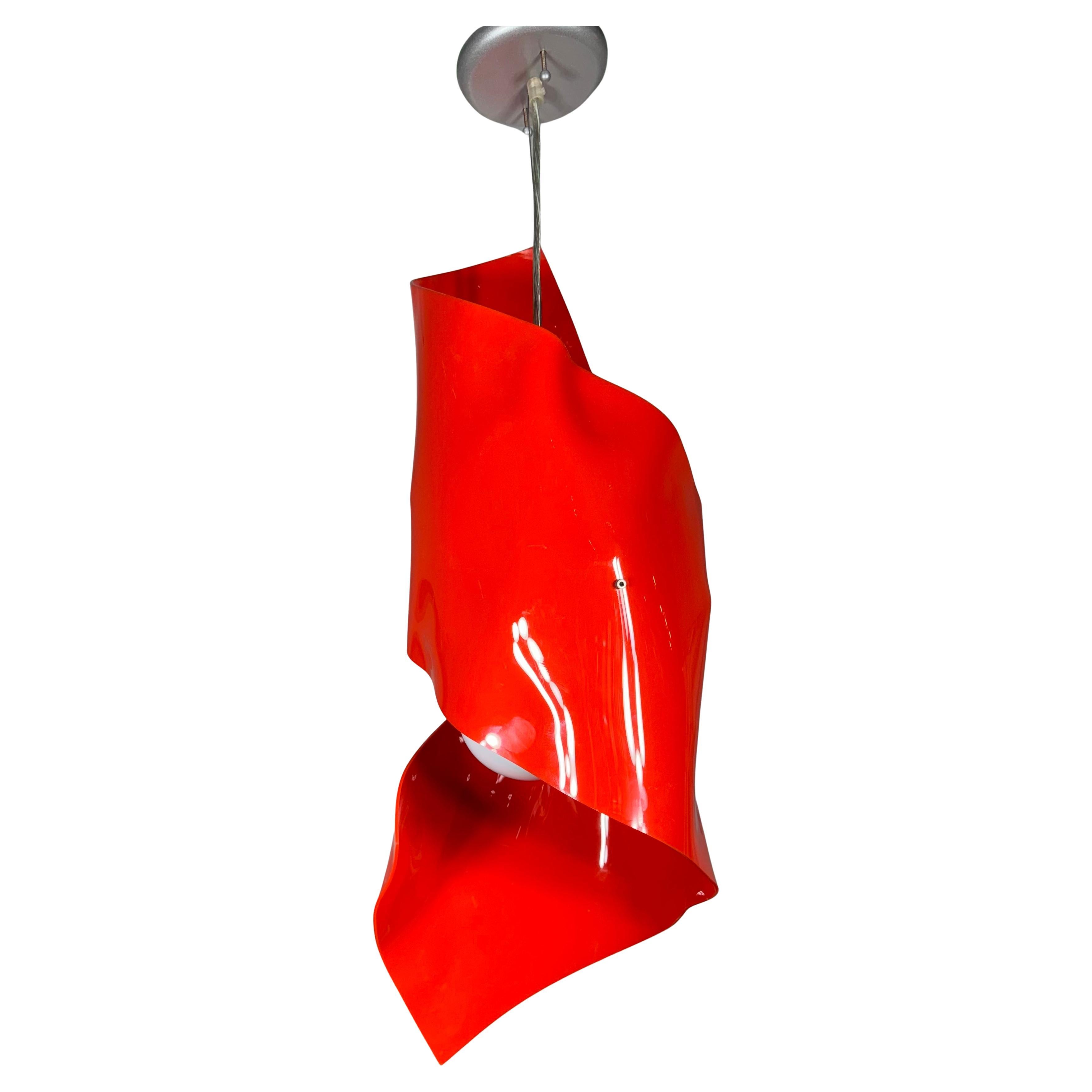 Lampada a sospensione in acrilico rosso di Fire Farm Lighting Adam Jackson Pollock in vendita