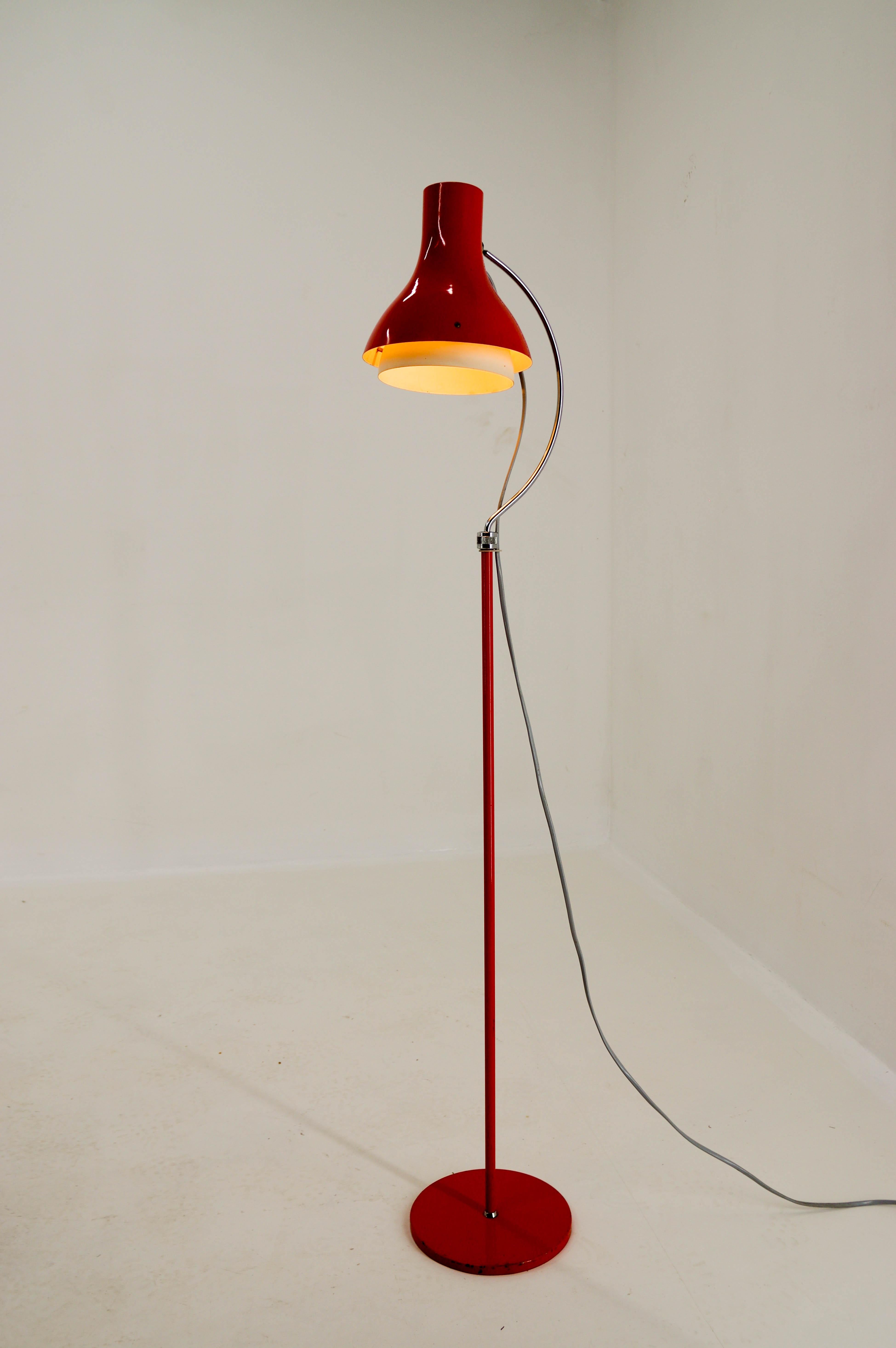 Very good original condition, repolished.
Adjustable height: max. 178cm, min. 136cm
1xE27 or E26 bulb, max 60W.