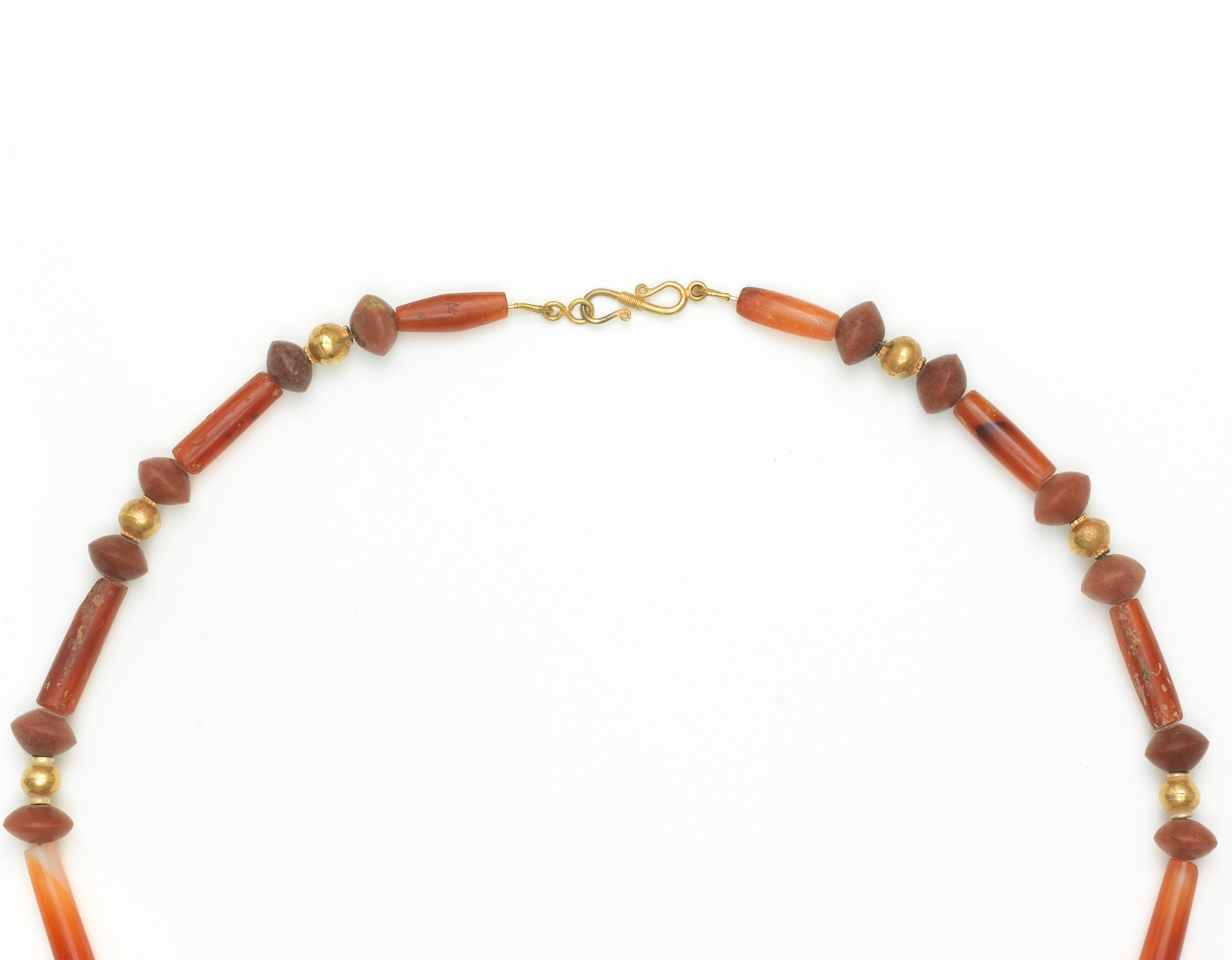 Antike Halskette aus rotem Achat, Karneol und Gold (Gemischter Schliff) im Angebot