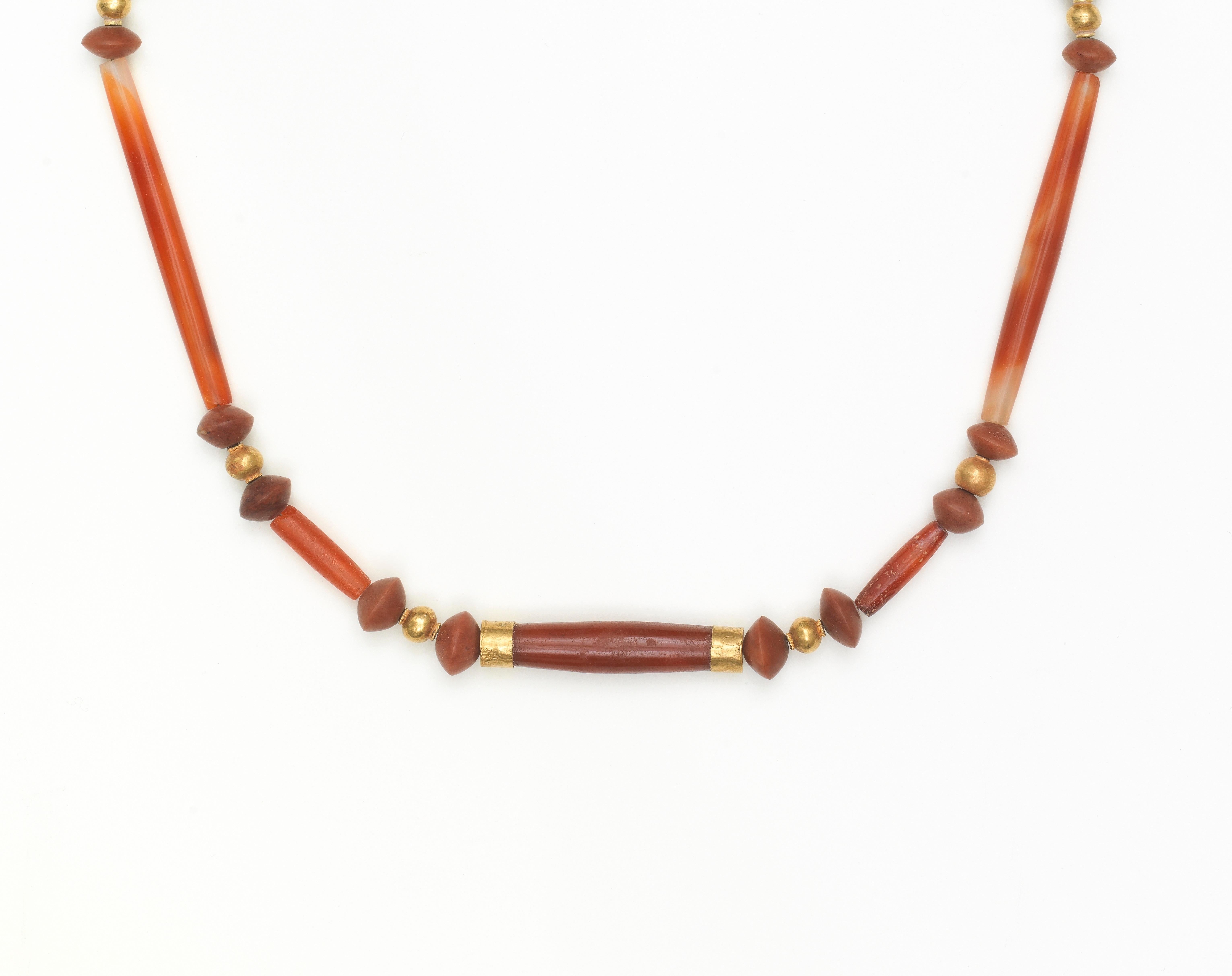 Antike Halskette aus rotem Achat, Karneol und Gold im Zustand „Gut“ im Angebot in London, GB