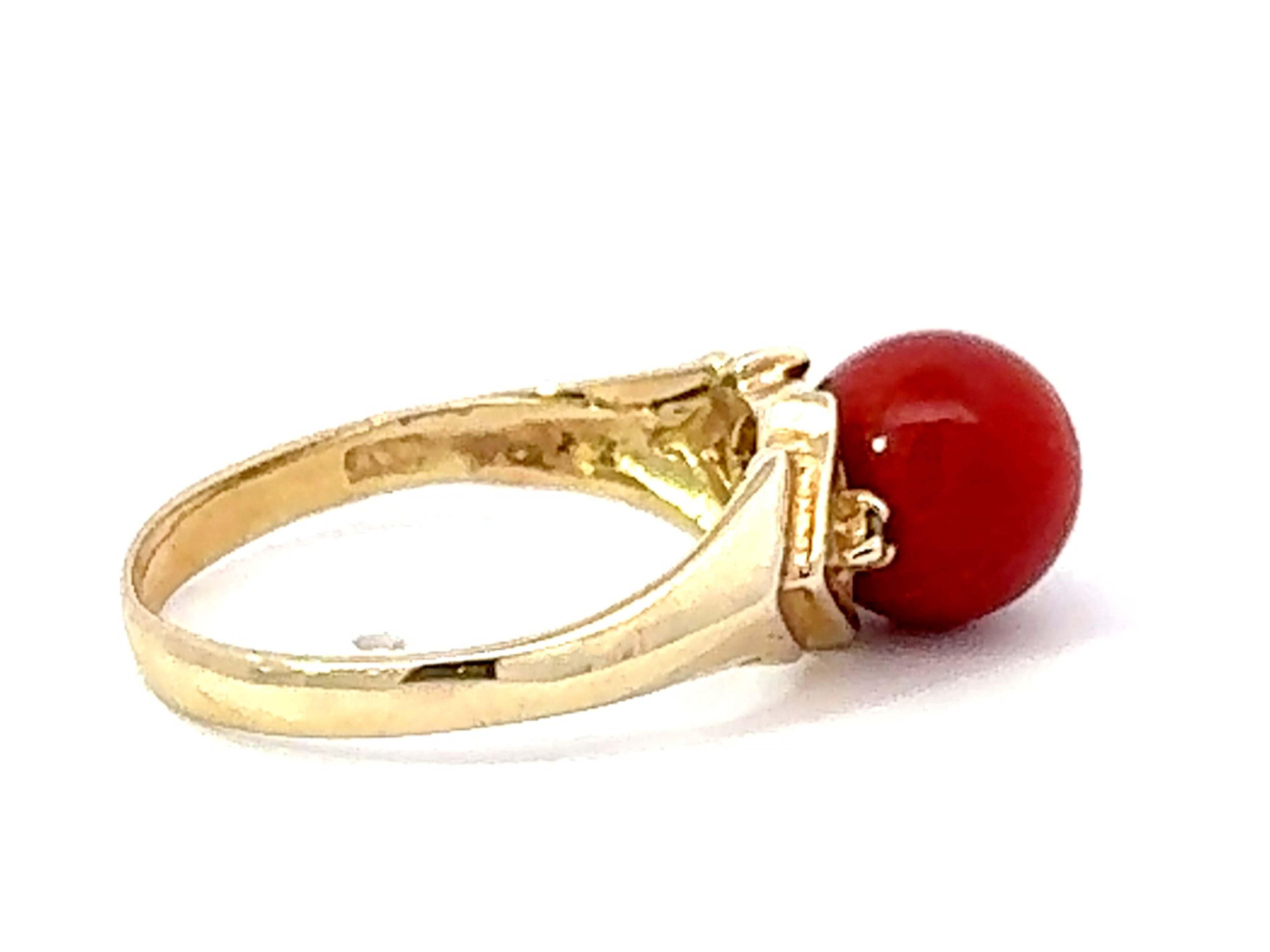 Red Aka Coral Sphere and Diamond Ring 14k Yellow Gold In Excellent Condition For Sale In Honolulu, HI