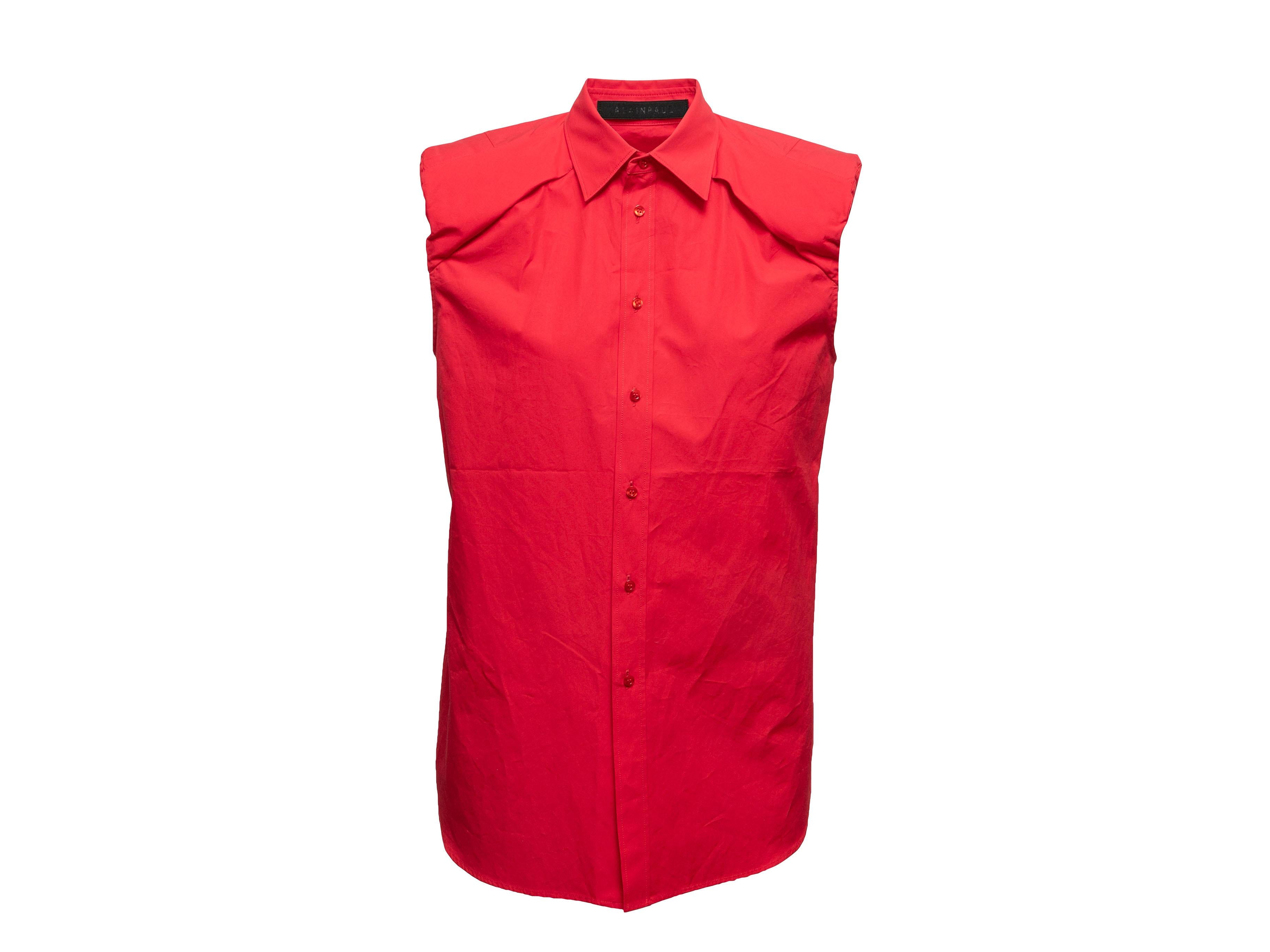 Top rosso senza maniche in cotone con bottoni di Alain Paul. Collo a punta. Chiusura frontale con bottoni. Busto 40