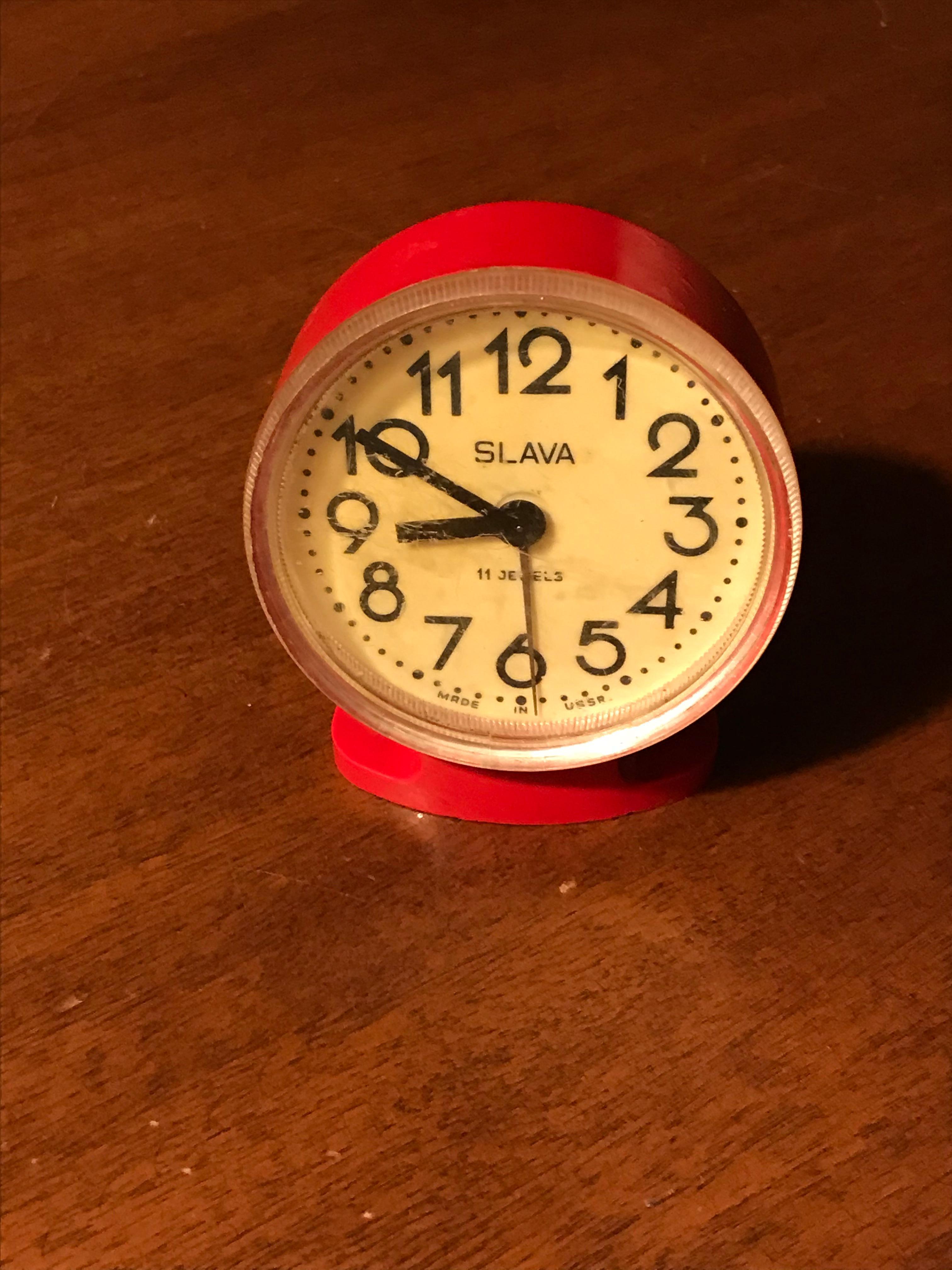 Red Alarm Clock, Red Soviet Slava Deck Clock In Good Condition For Sale In Lábatlan, HU