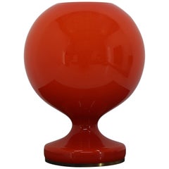 Lampada da tavolo in vetro rosso disegnata da Stefan Tabery, anni '60