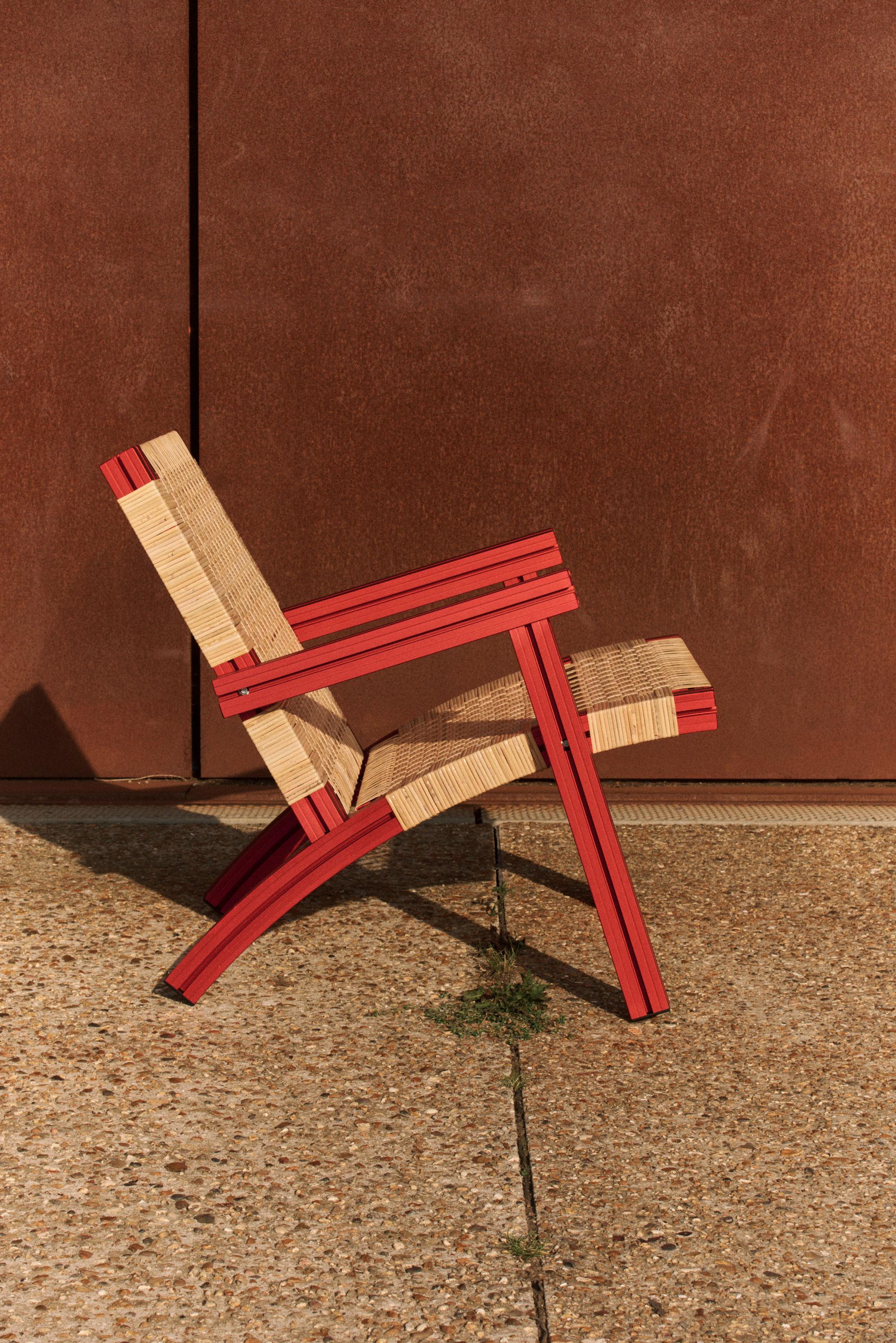 Sillón de Aluminio Rojo con Asiento de Caña de la Colección Mimbre Anodizado en Nuevo estado para la venta en London, GB