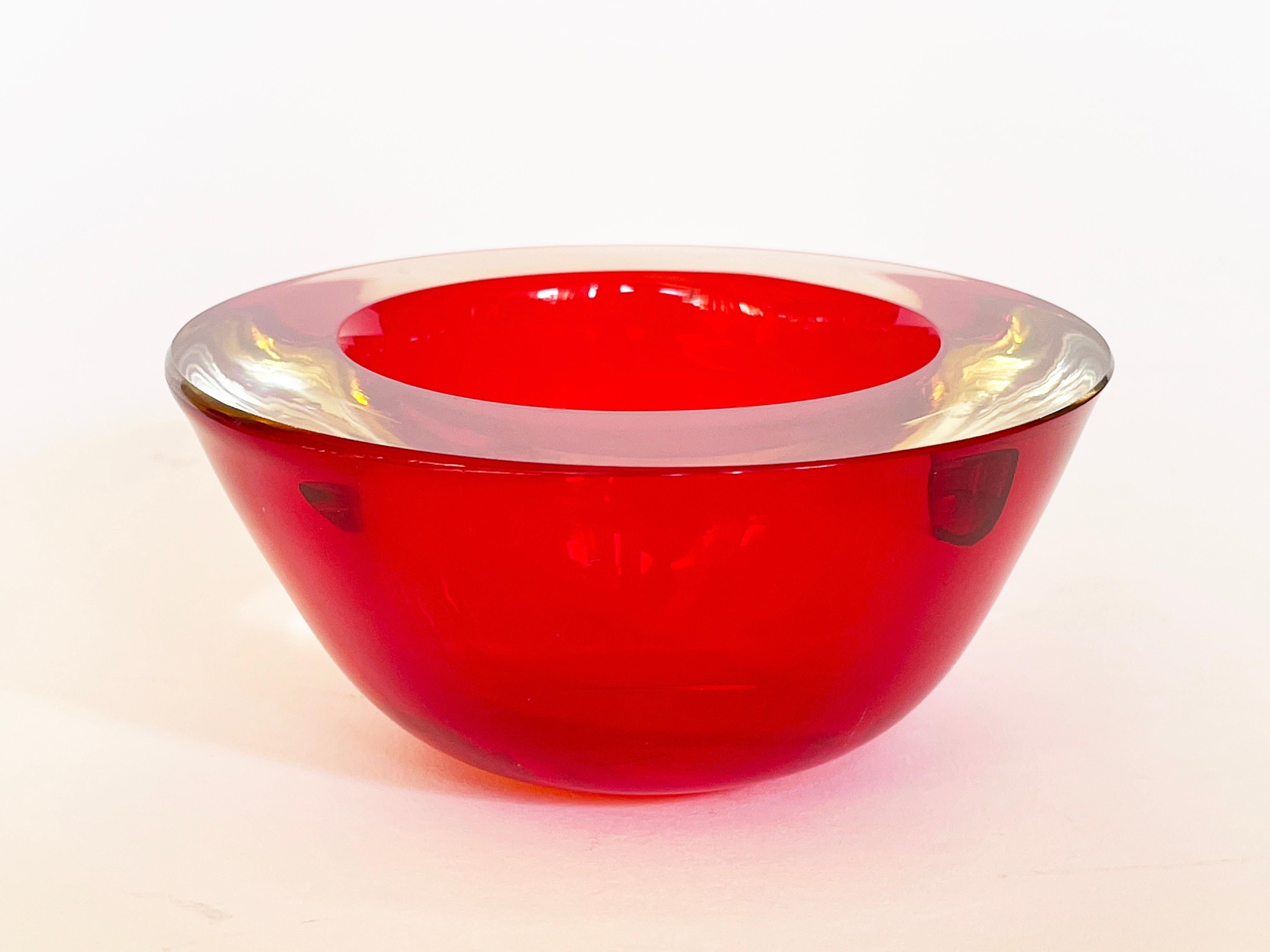 Italian Red & Amber Chunky Murano Glas Sommerso Schale ca. 1960, Italien For Sale