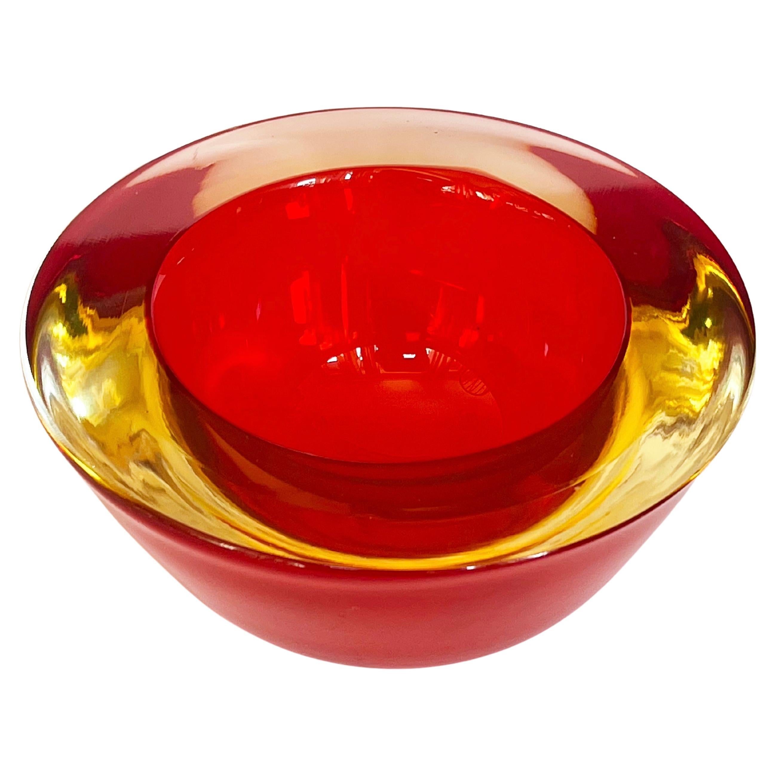 Red & Amber Chunky Murano Glas Sommerso Schale ca. 1960, Italien For Sale