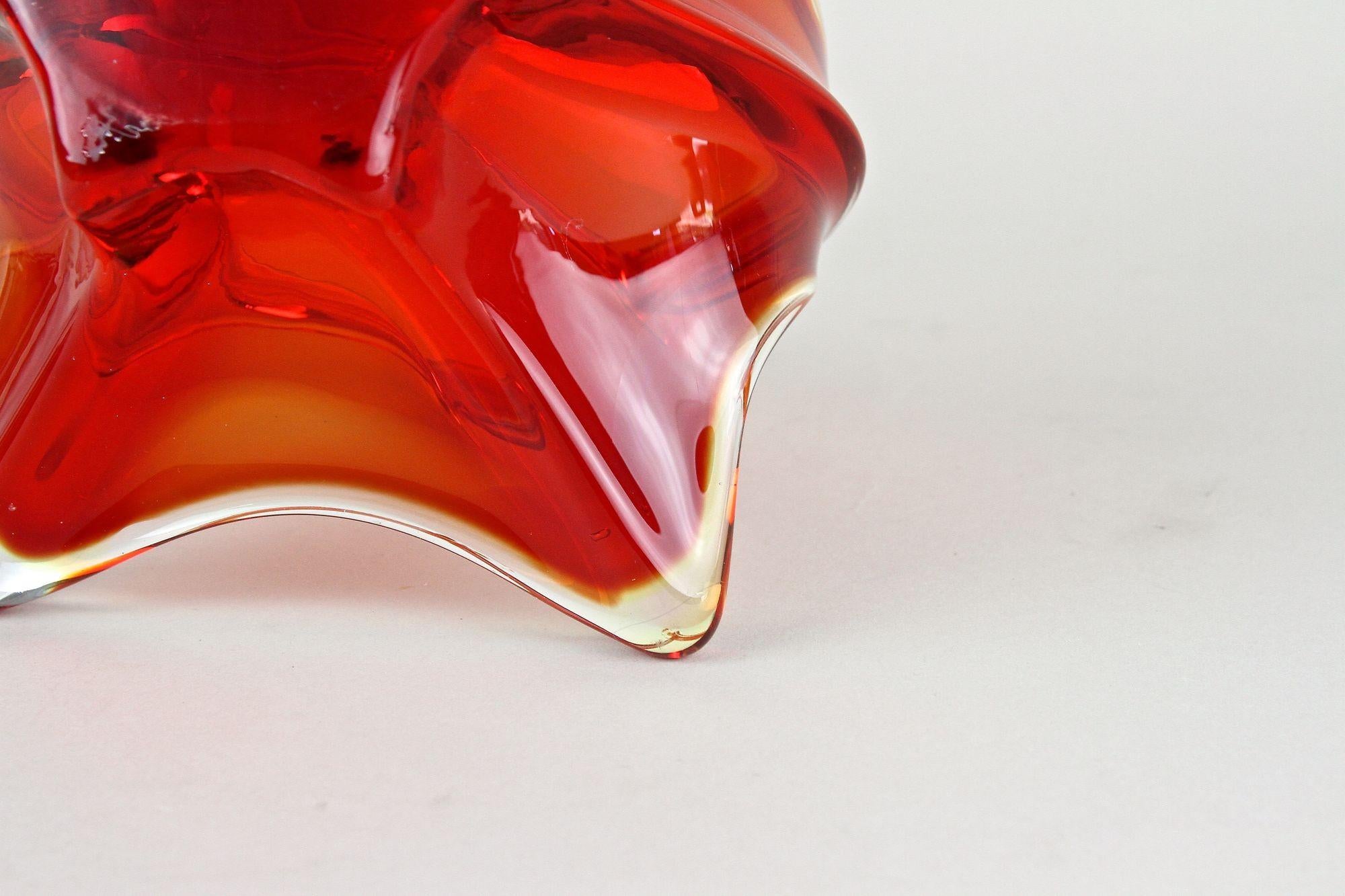 Korb/Schale aus rotem/bernsteinfarbenem Murano-Glas mit Griffen, Italien um 1960 im Angebot 5