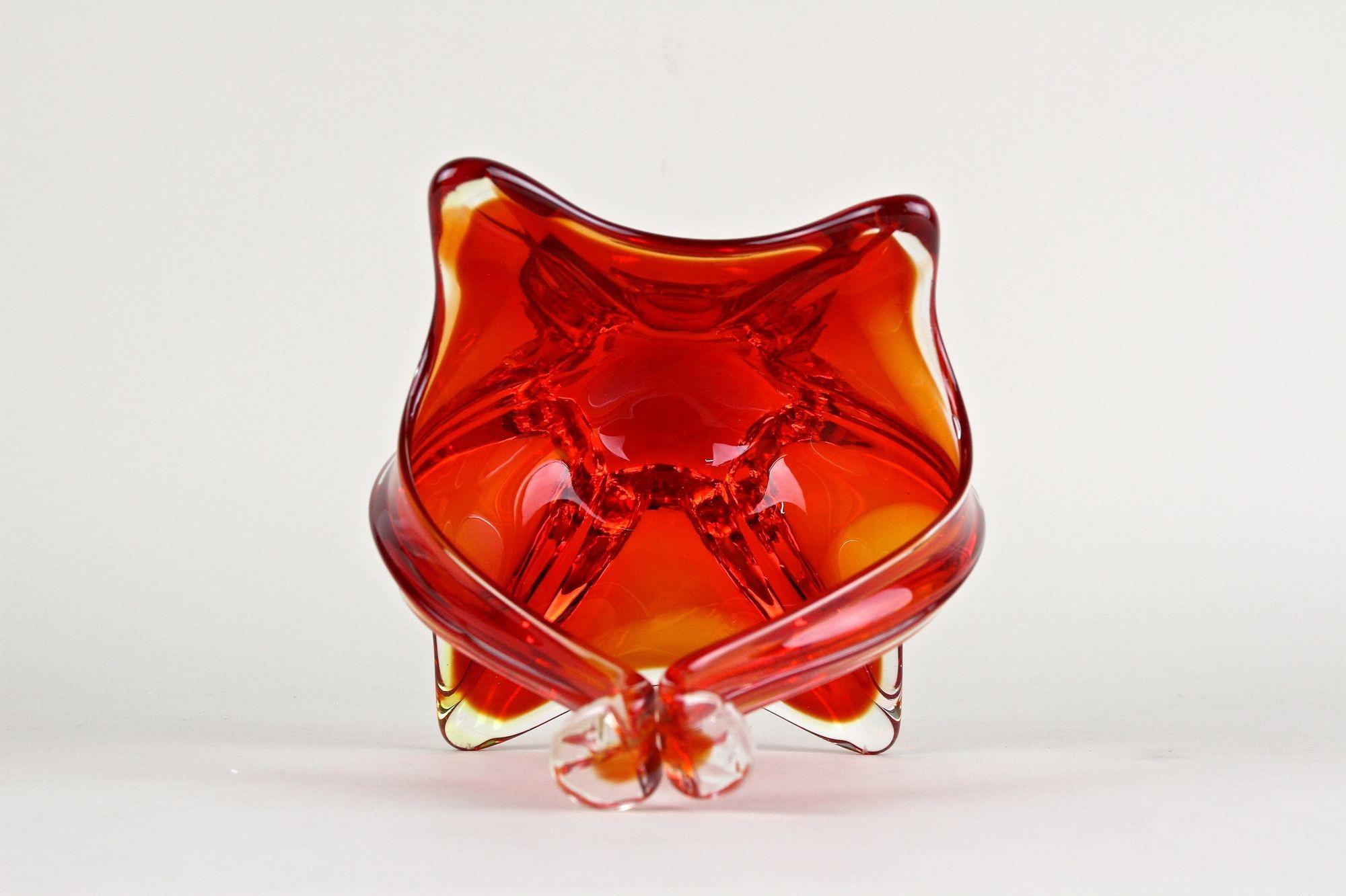 Korb/Schale aus rotem/bernsteinfarbenem Murano-Glas mit Griffen, Italien um 1960 im Angebot 11
